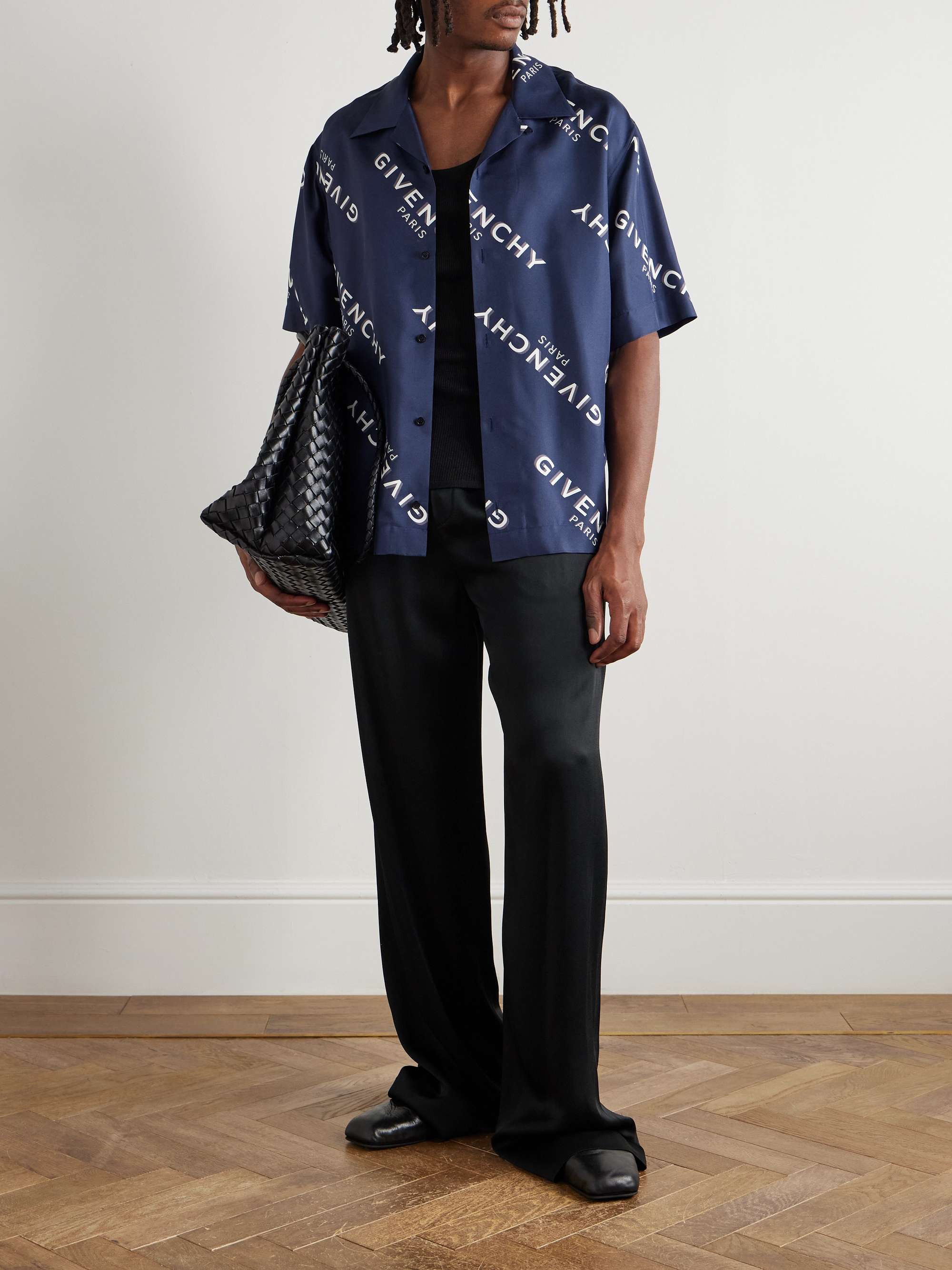 GIVENCHY