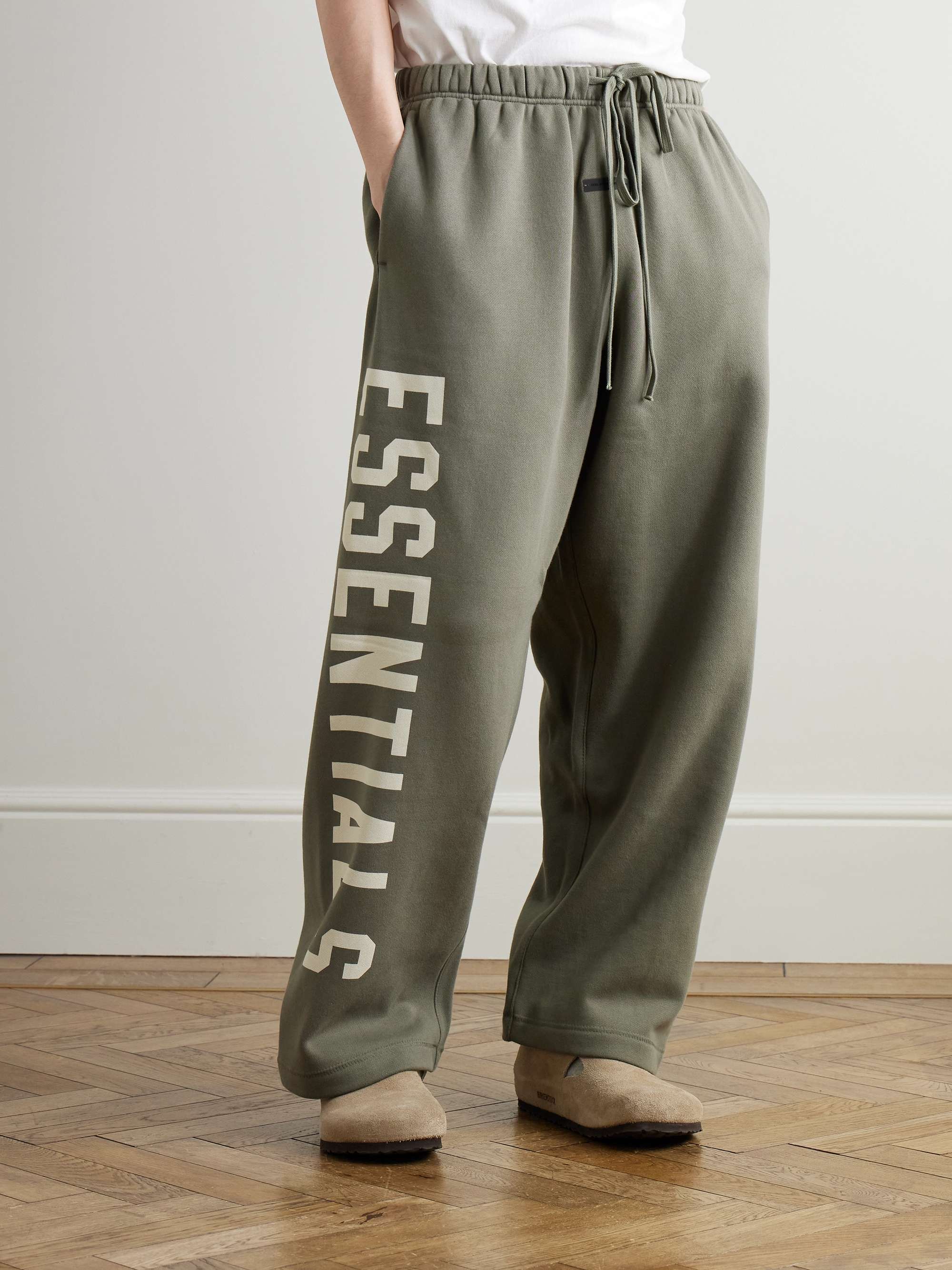 FEAR OF GOD ESSENTIALS