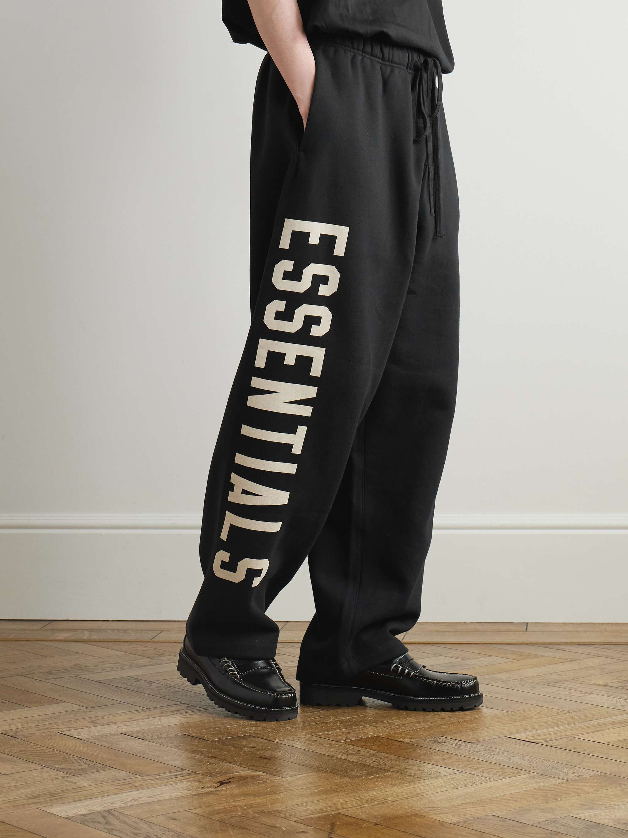 FEAR OF GOD ESSENTIALS