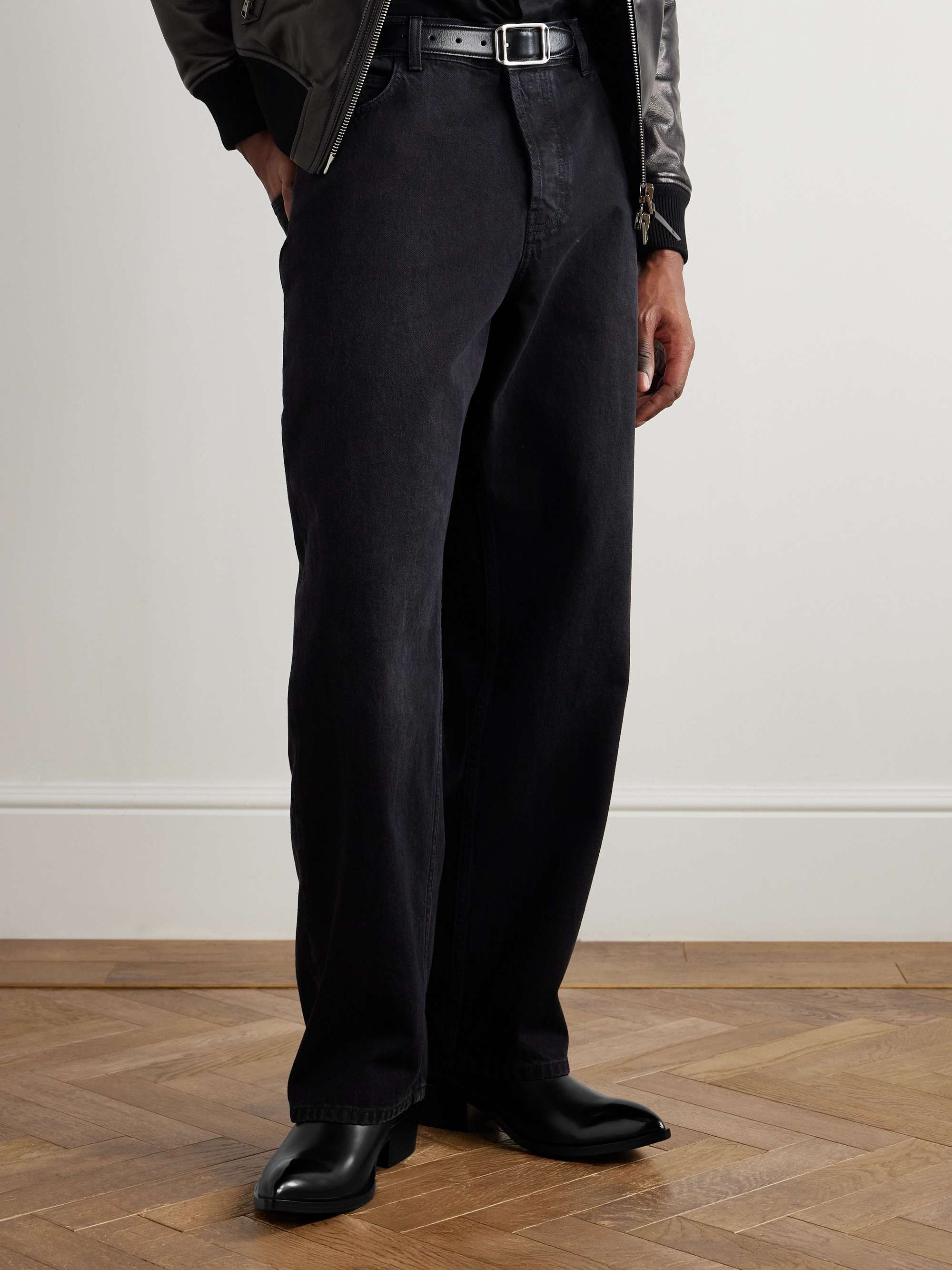 TOM FORD