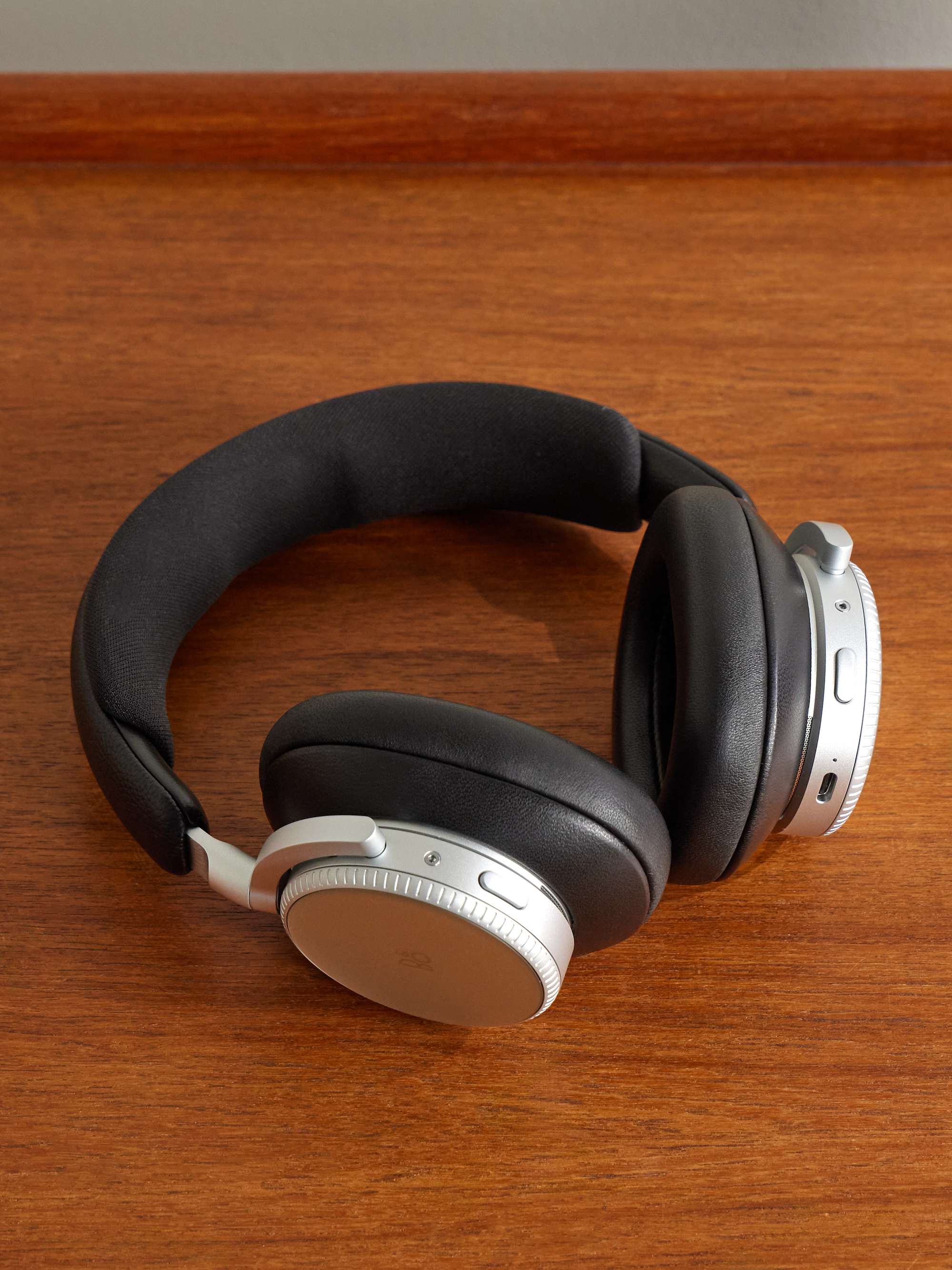 BANG & OLUFSEN