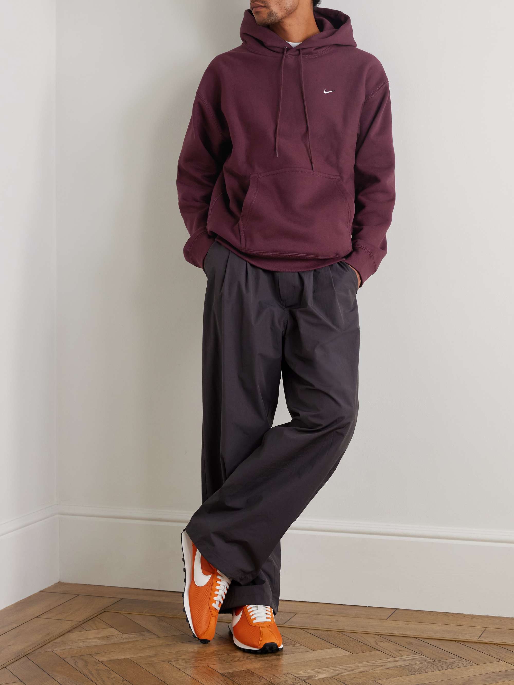 NIKE