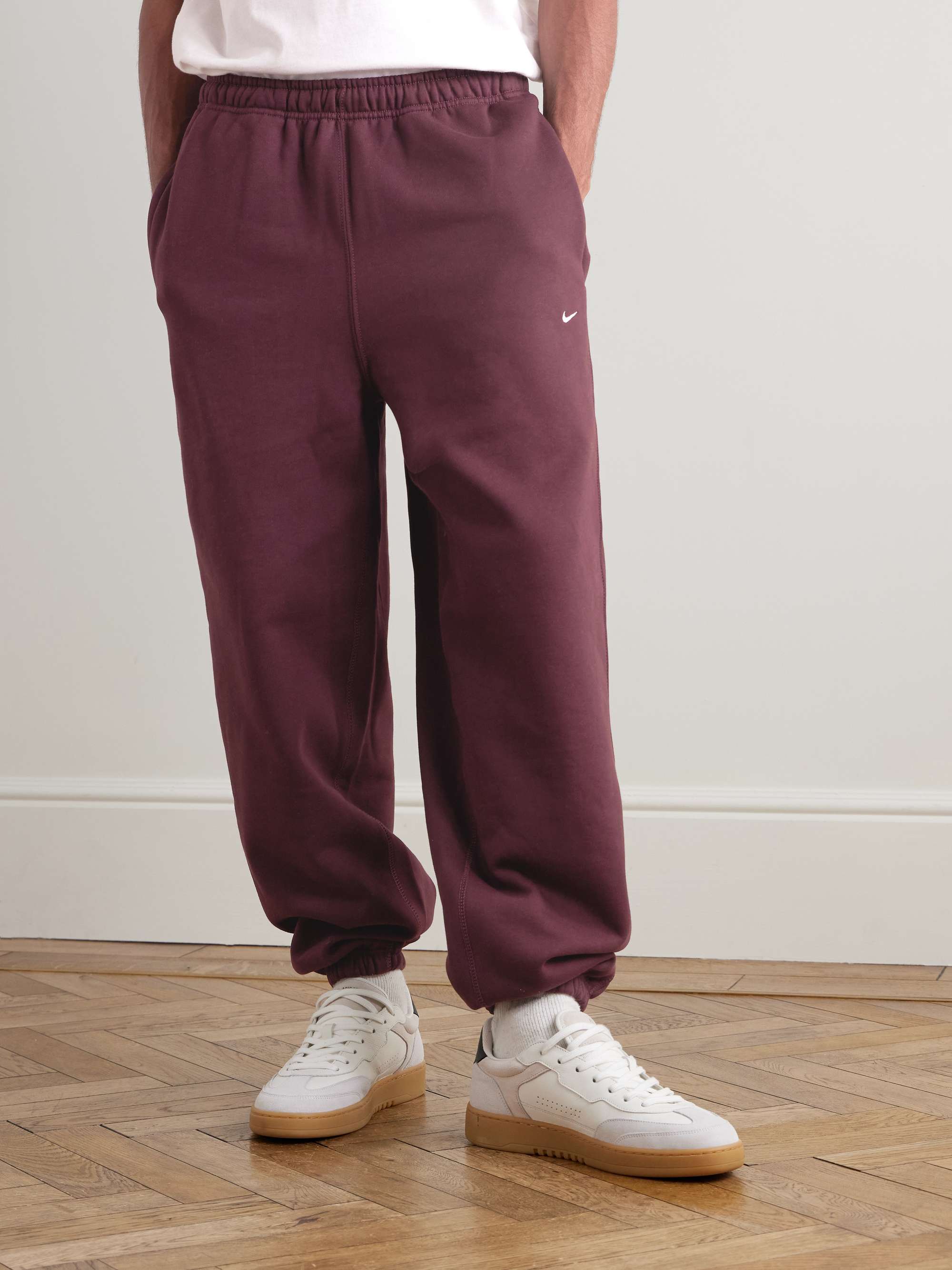 NIKE