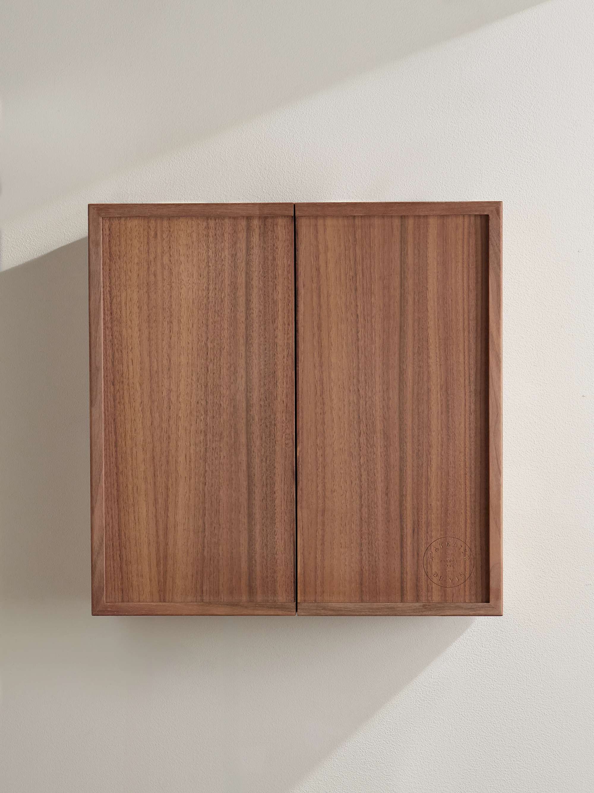 L'ATELIER DU VIN Wine-Lover's Curiosities Cabinet