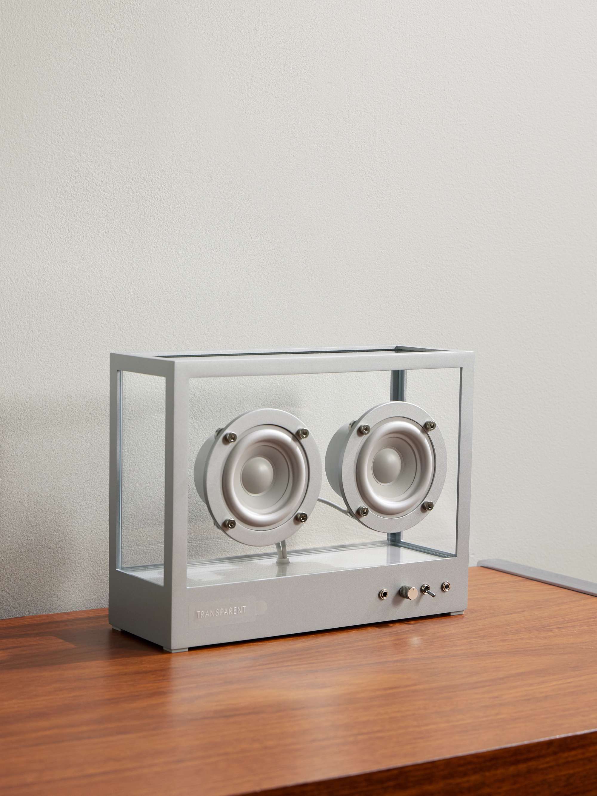 TRANSPARENT SPEAKER