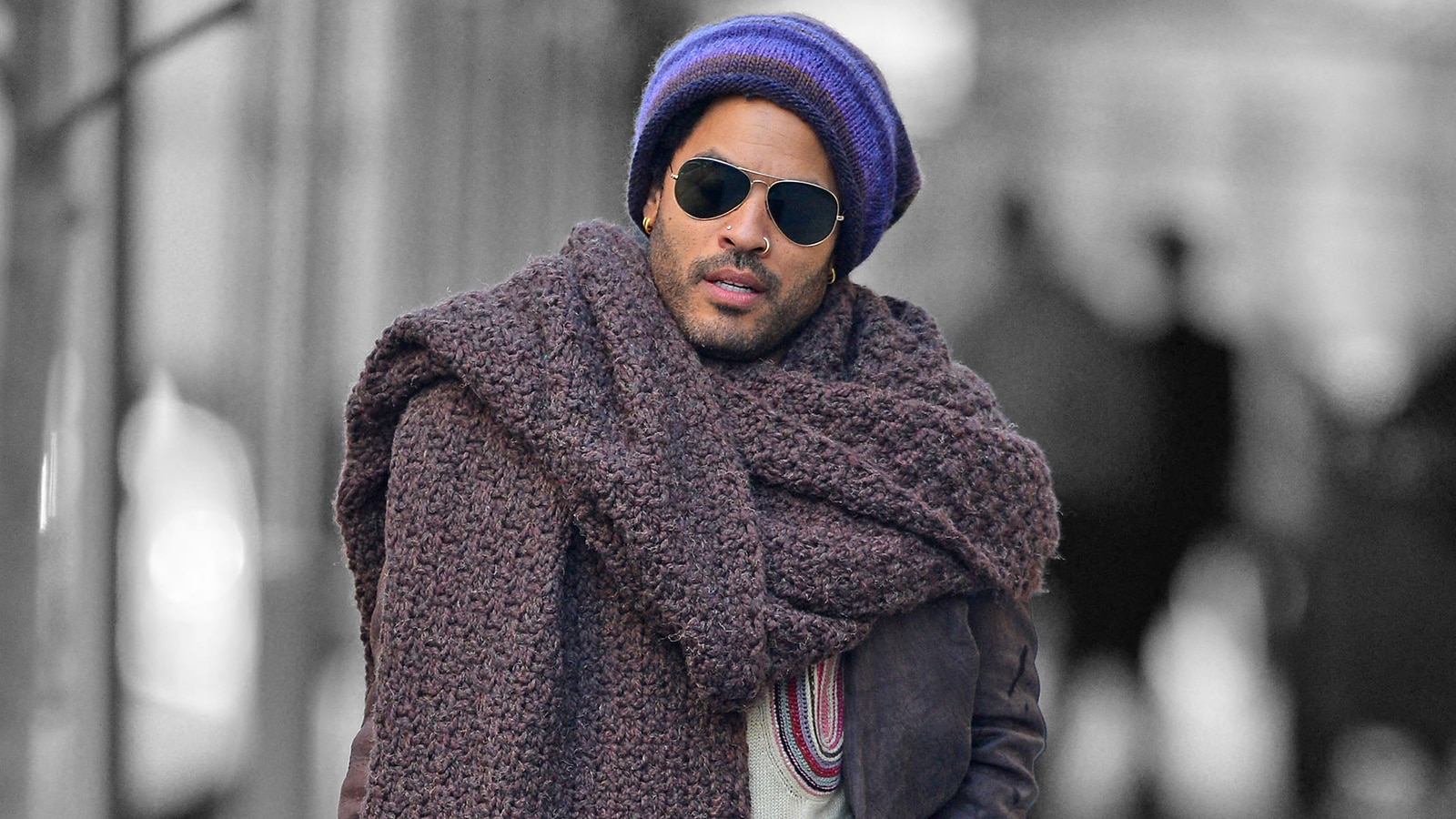 One Memorable Look: The Scarf Mr Lenny Kravitz “Cannot Escape