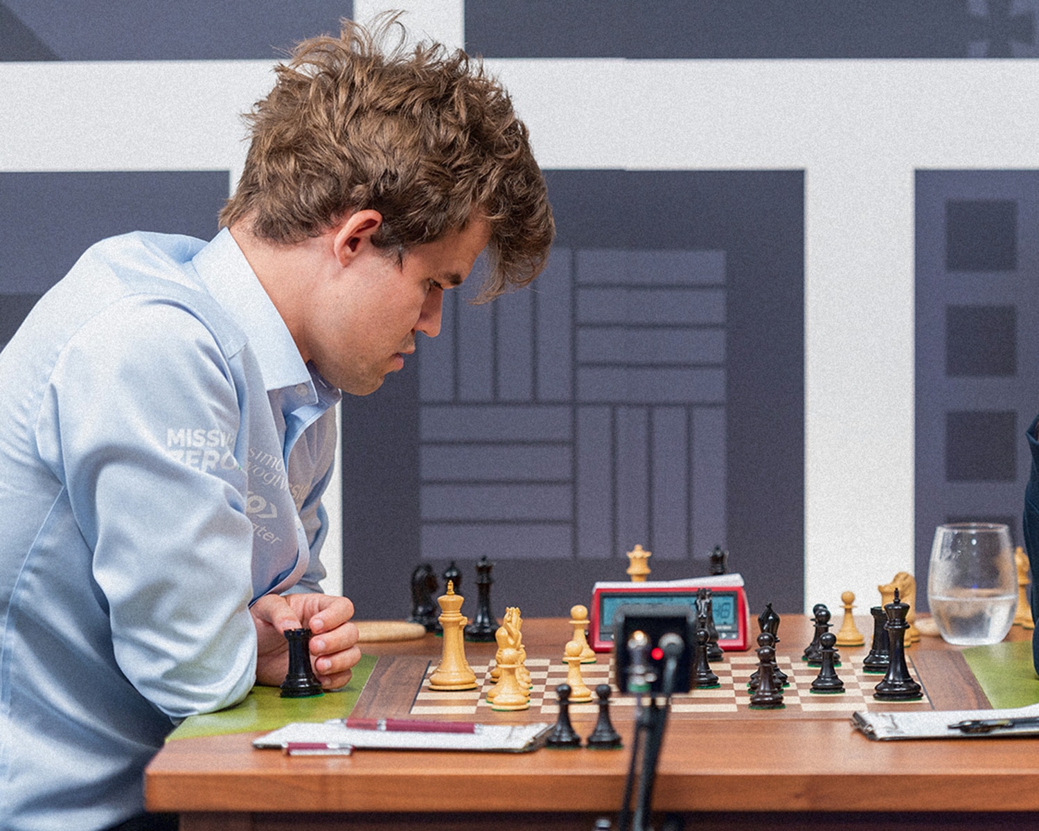 Is Hans Niemann a cheater, or is Magnus Carlsen a sore loser