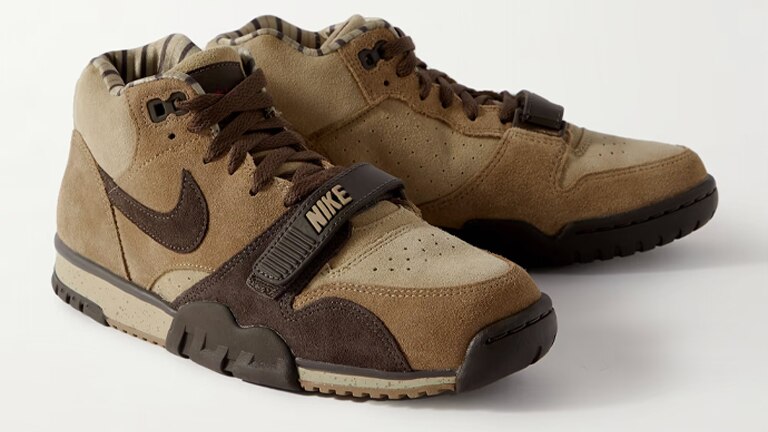 Sneakers (1)