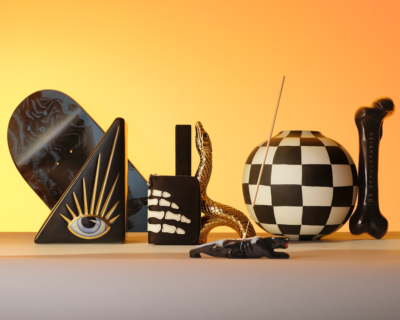 Neighborhood bone palo santo holder - Black