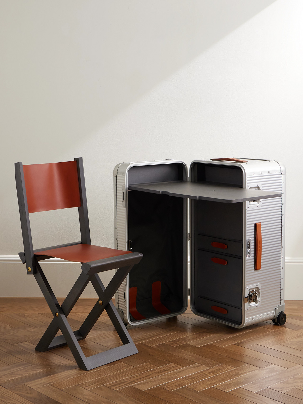 Fpm Milano Special Edition Leather-trimmed Aluminium And Wood Work Station In Silver