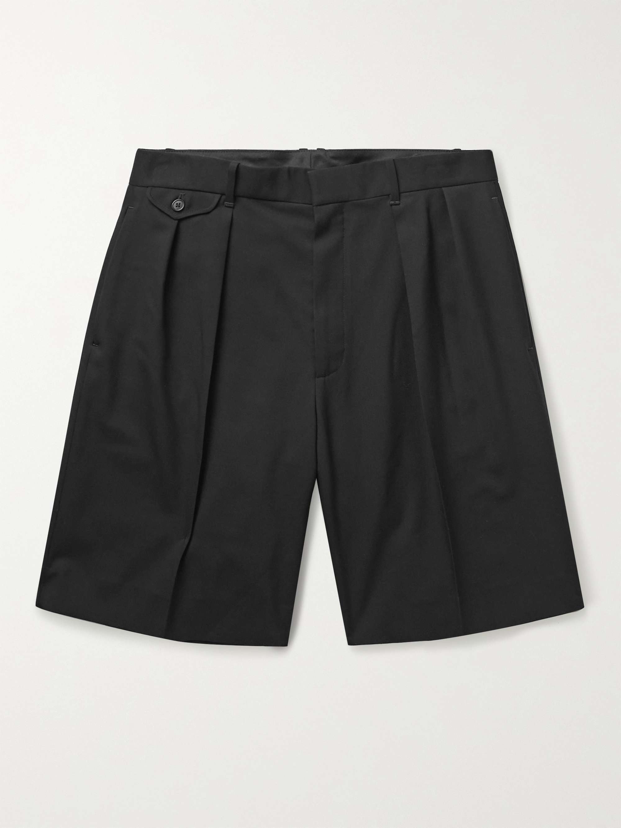 Black pleated shorts 2025