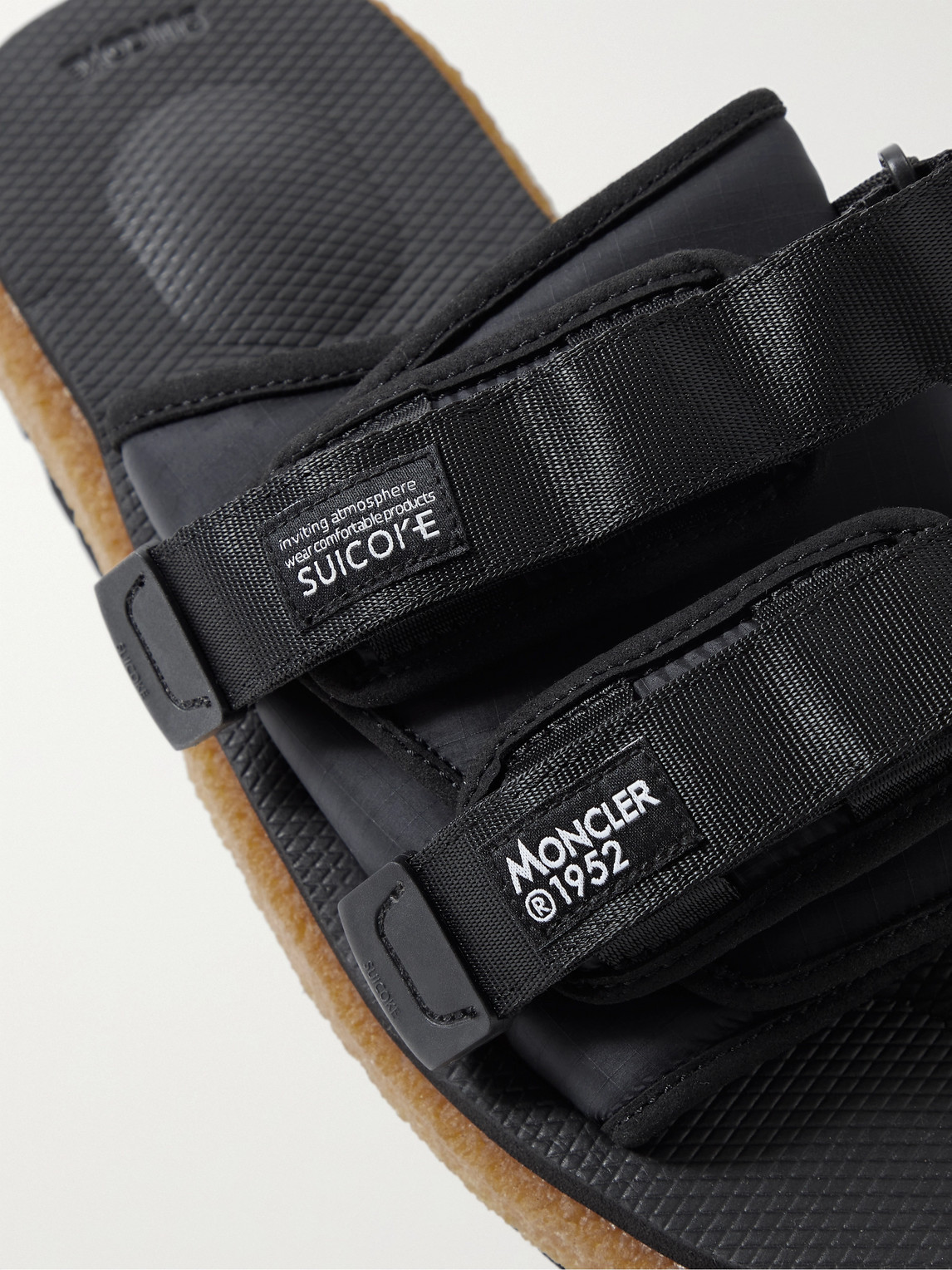 MONCLER GENIUS SUICOKE 2 MONCLER 1952 MOTO MOUNTAIN RIPSTOP AND RUBBER SLIDES