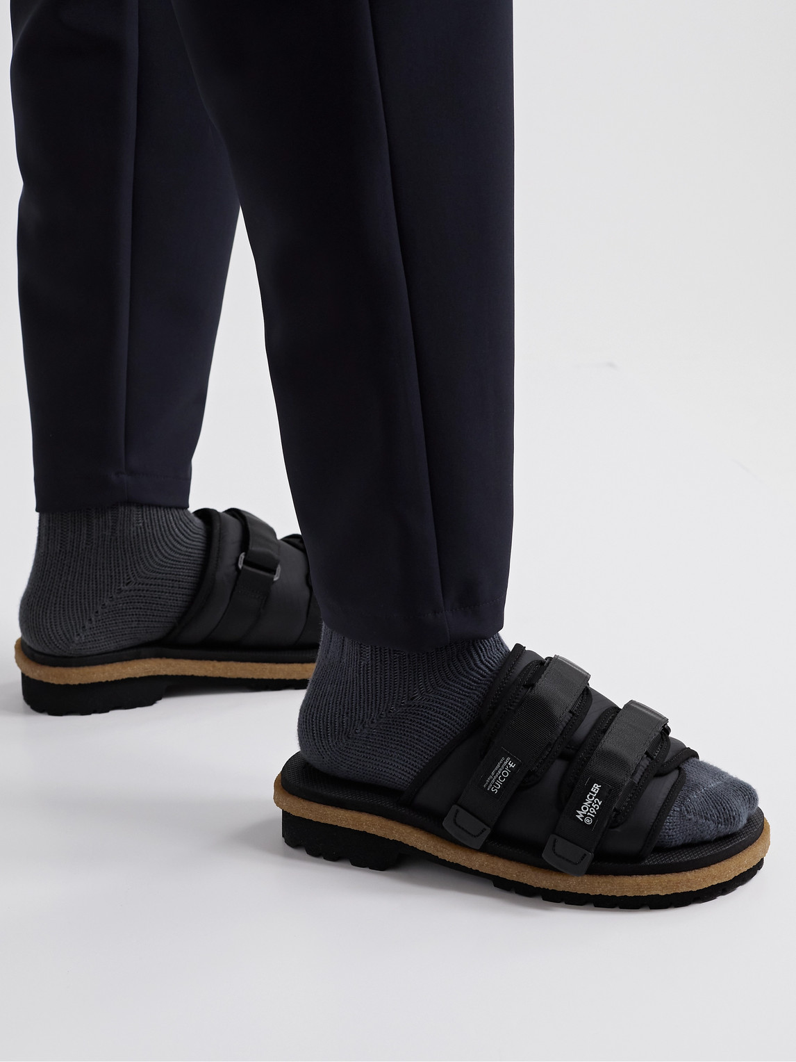 MONCLER GENIUS SUICOKE 2 MONCLER 1952 MOTO MOUNTAIN RIPSTOP AND RUBBER SLIDES