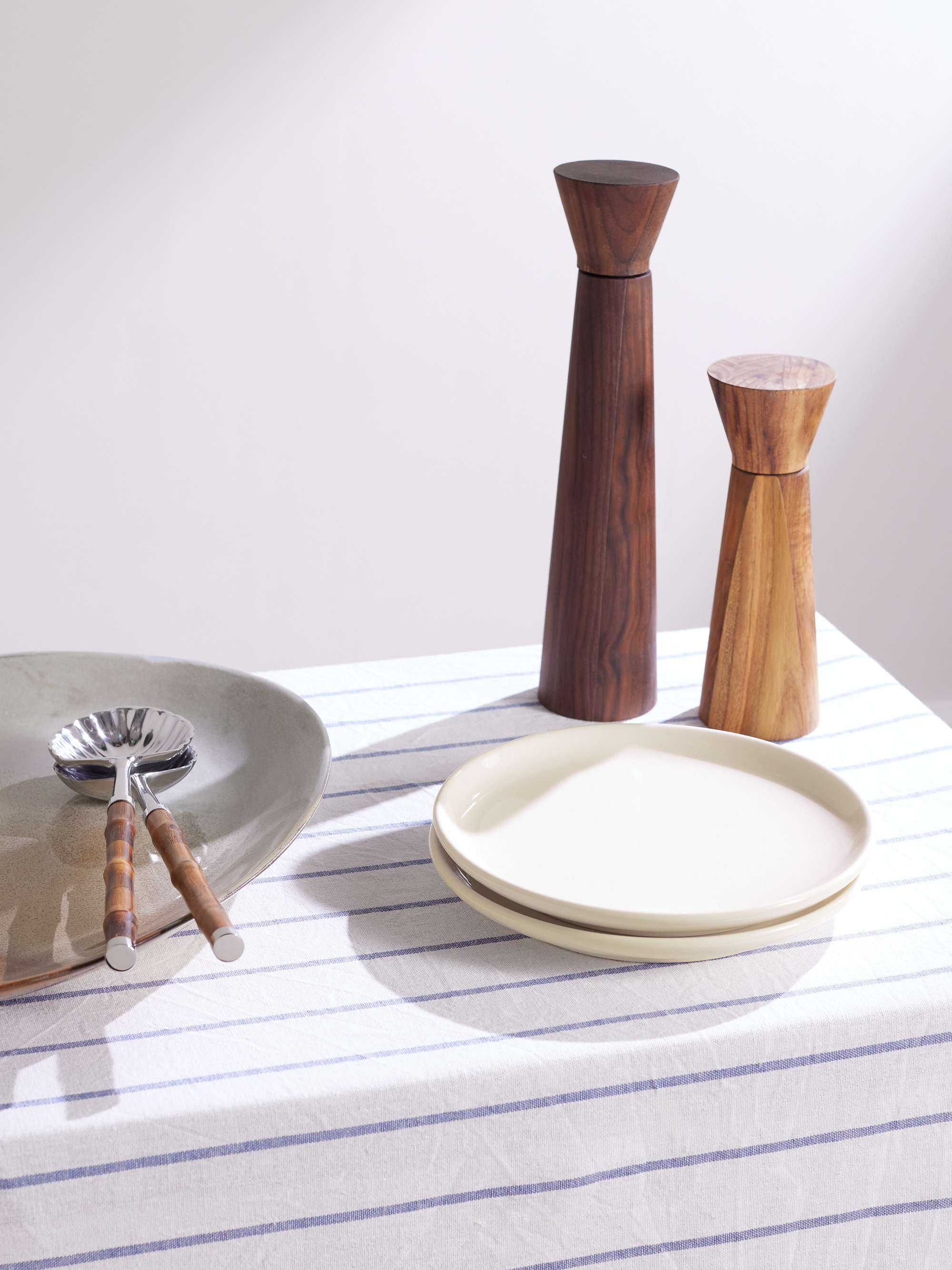 R+D.LAB Set of Two Small Bilancia Glazed Ceramic Plates