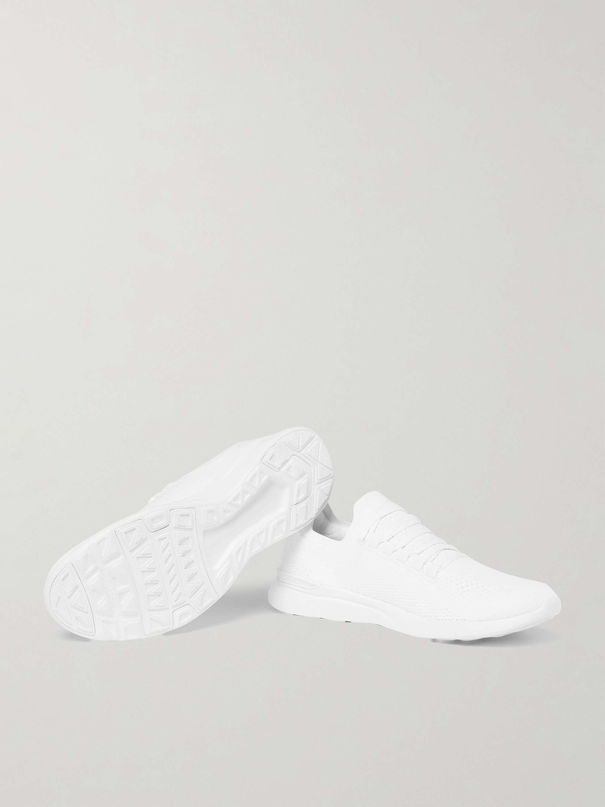 APL ATHLETIC PROPULSION LABS حذاء سنيكرز للركض Breeze من قماش TechLoom