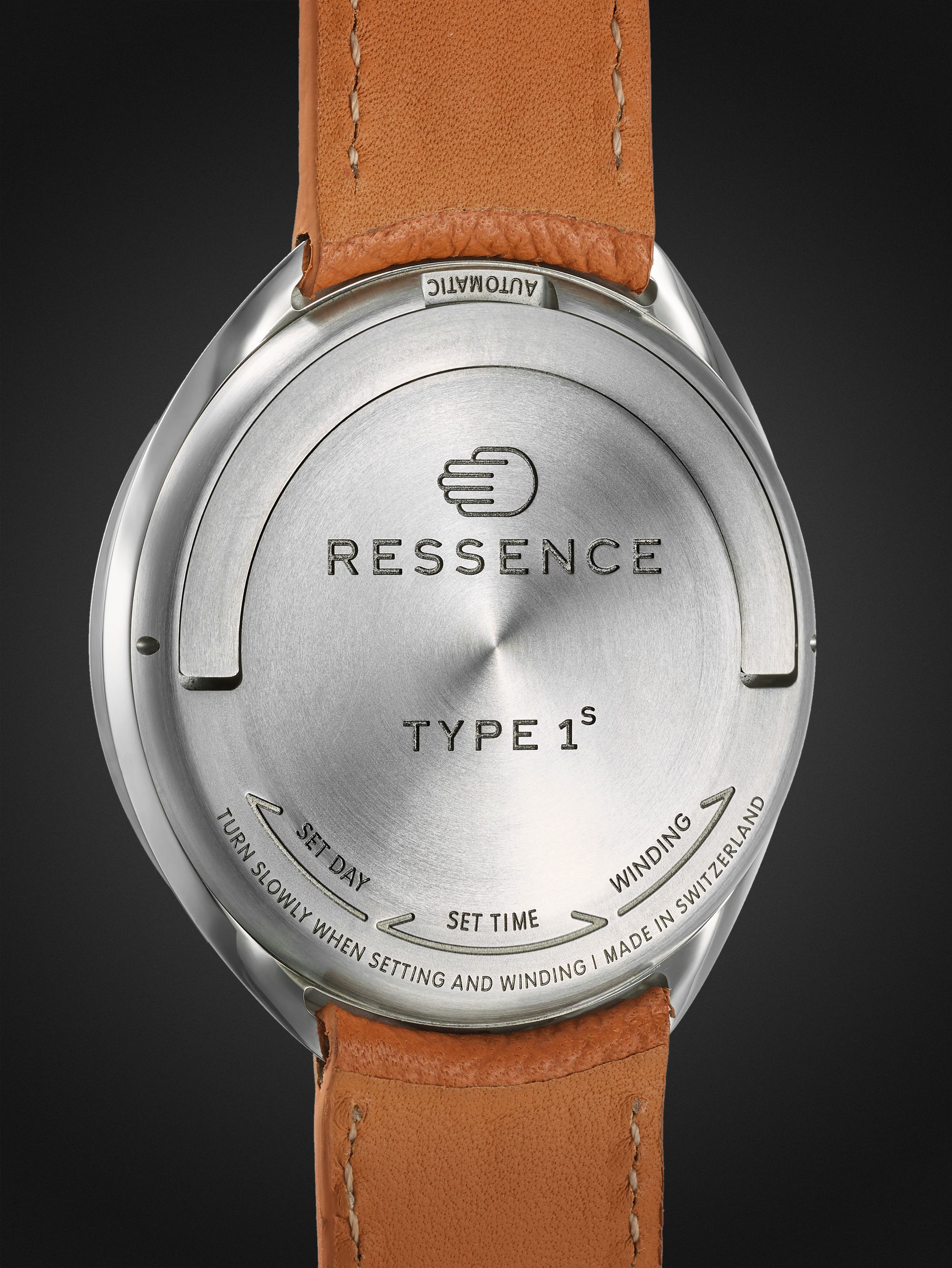 RESSENCE ساعة Type 1 الميكانيكية بقطر 42 مم من التيتانيوم وجلد النعام، الرقم المرجعي: TYPE 1W