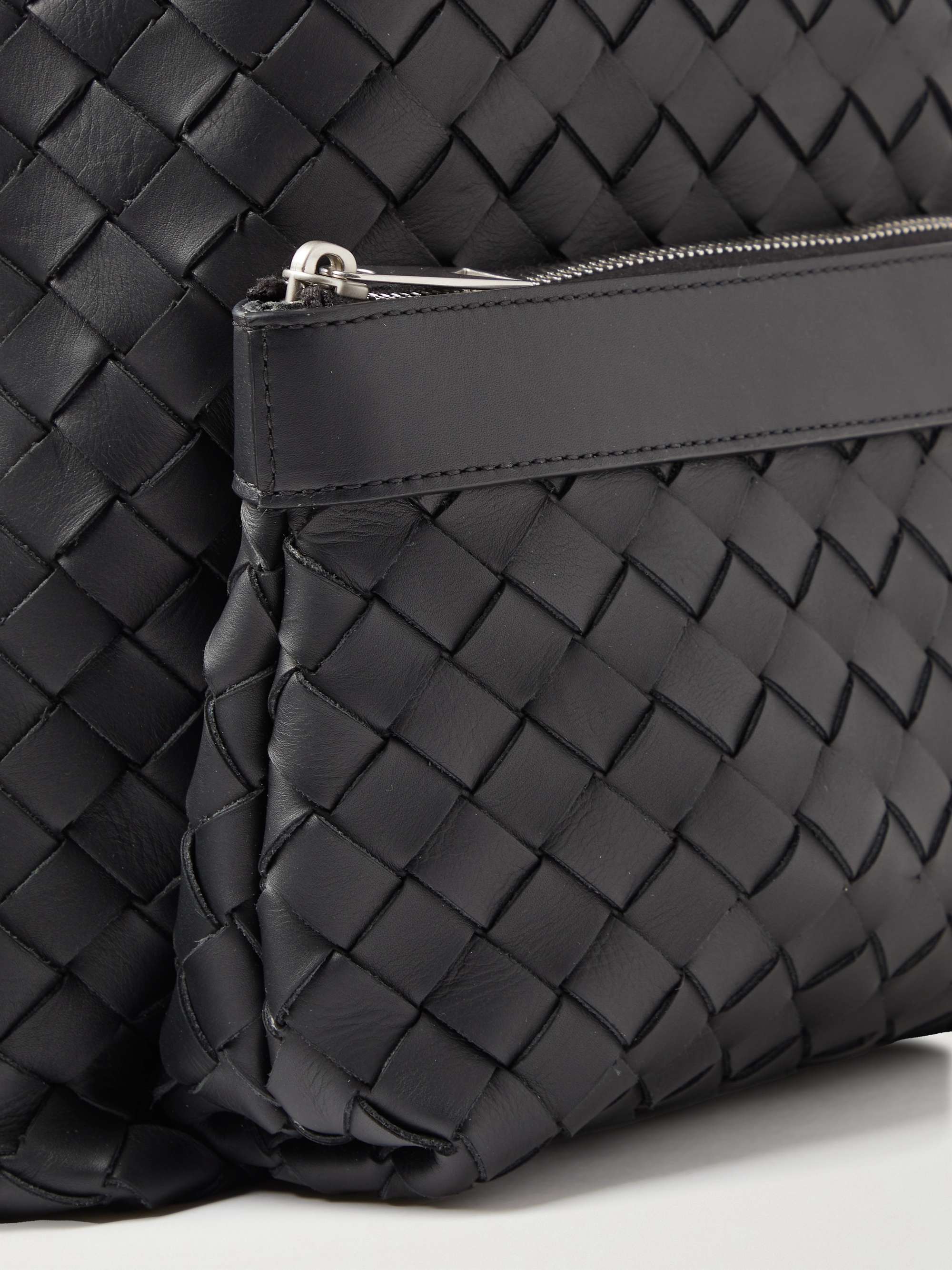 Bottega Veneta | Men Small Classic Intrecciato Backpack Black Unique