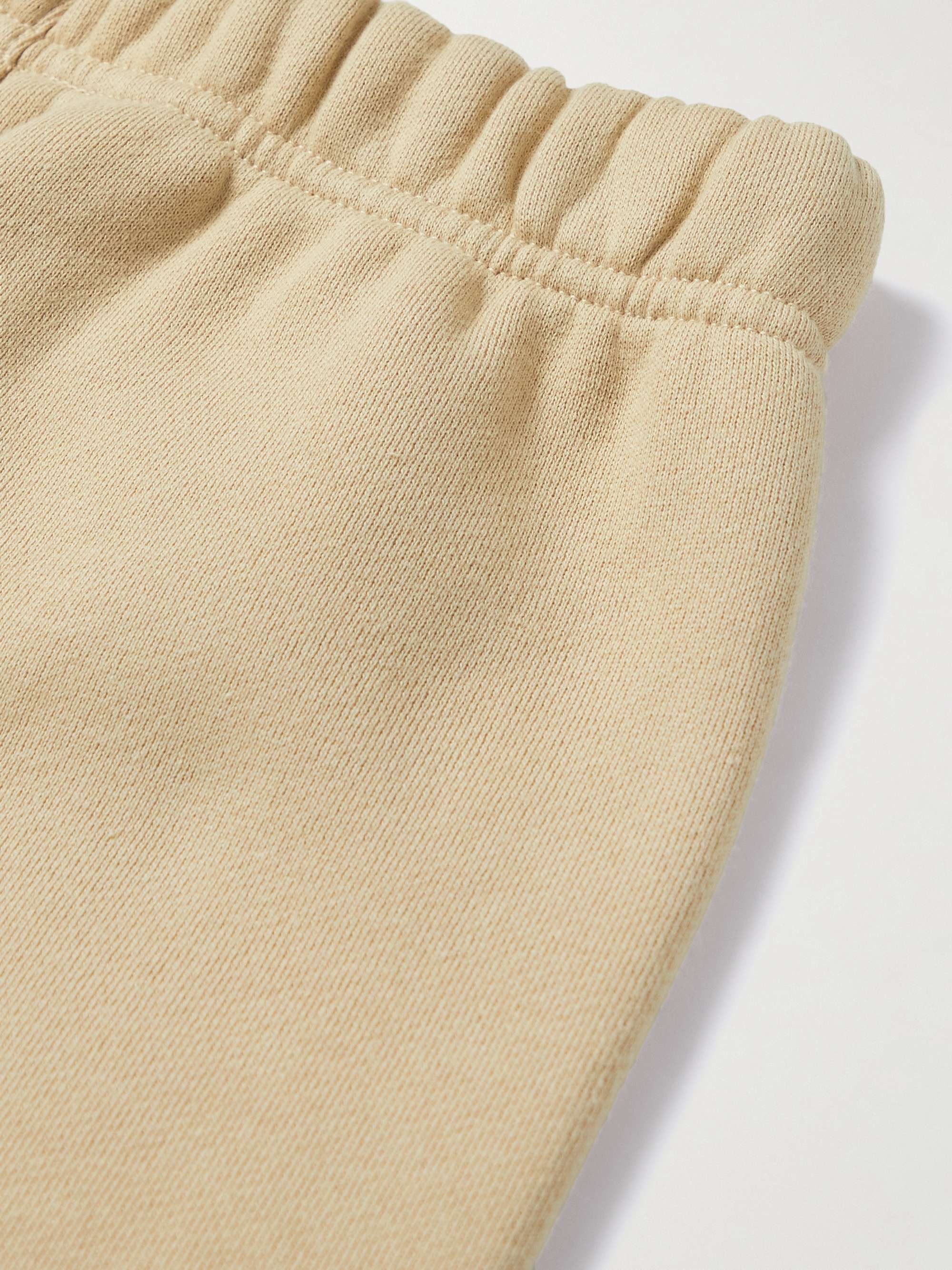 FEAR OF GOD ESSENTIALS KIDS شورت برباط شدّ من مزيج قطن الجيرسي مزيّن برقعة شعار العلامة