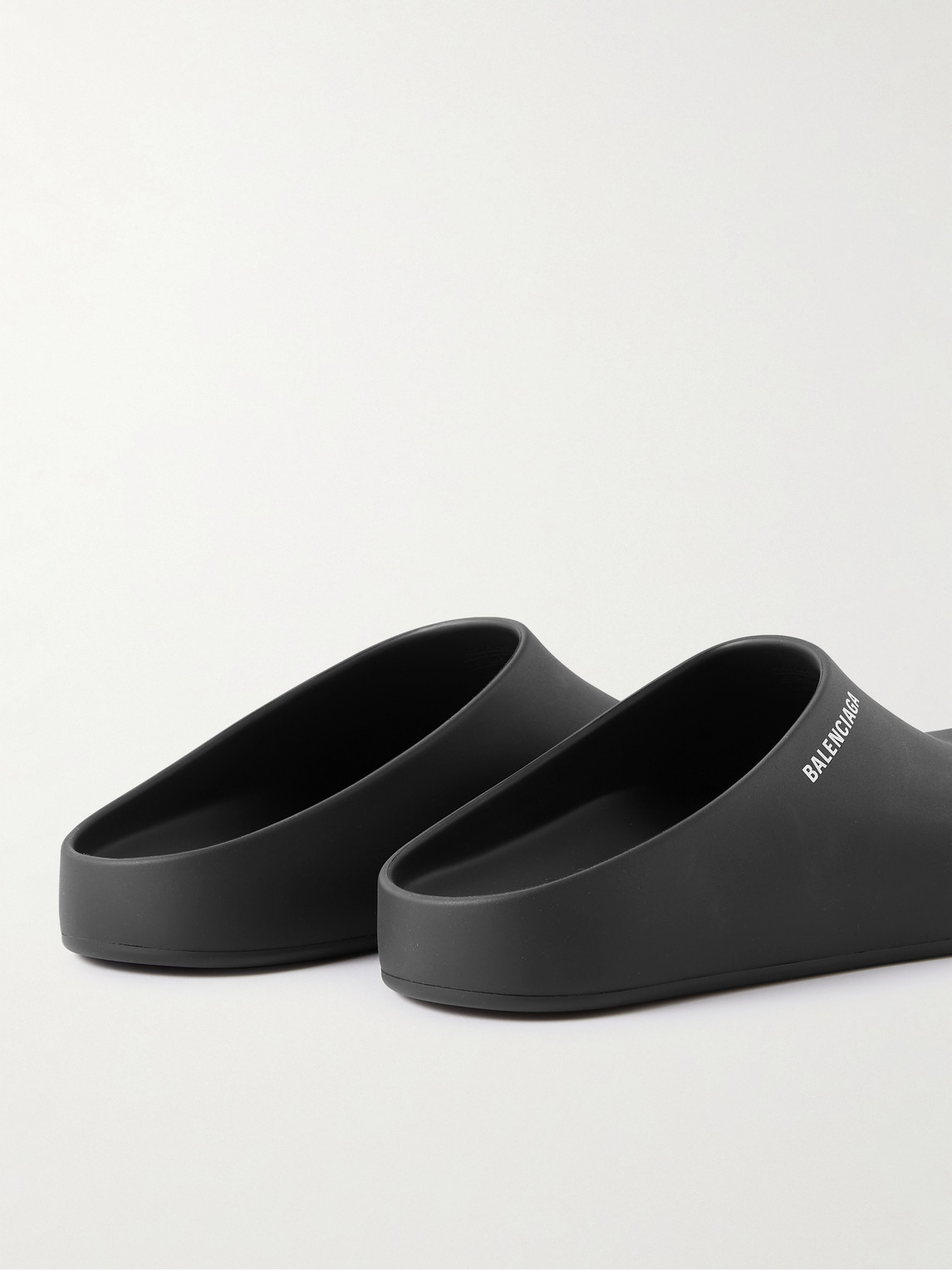 Shop Balenciaga Pool Logo-print Rubber Sandals In Black
