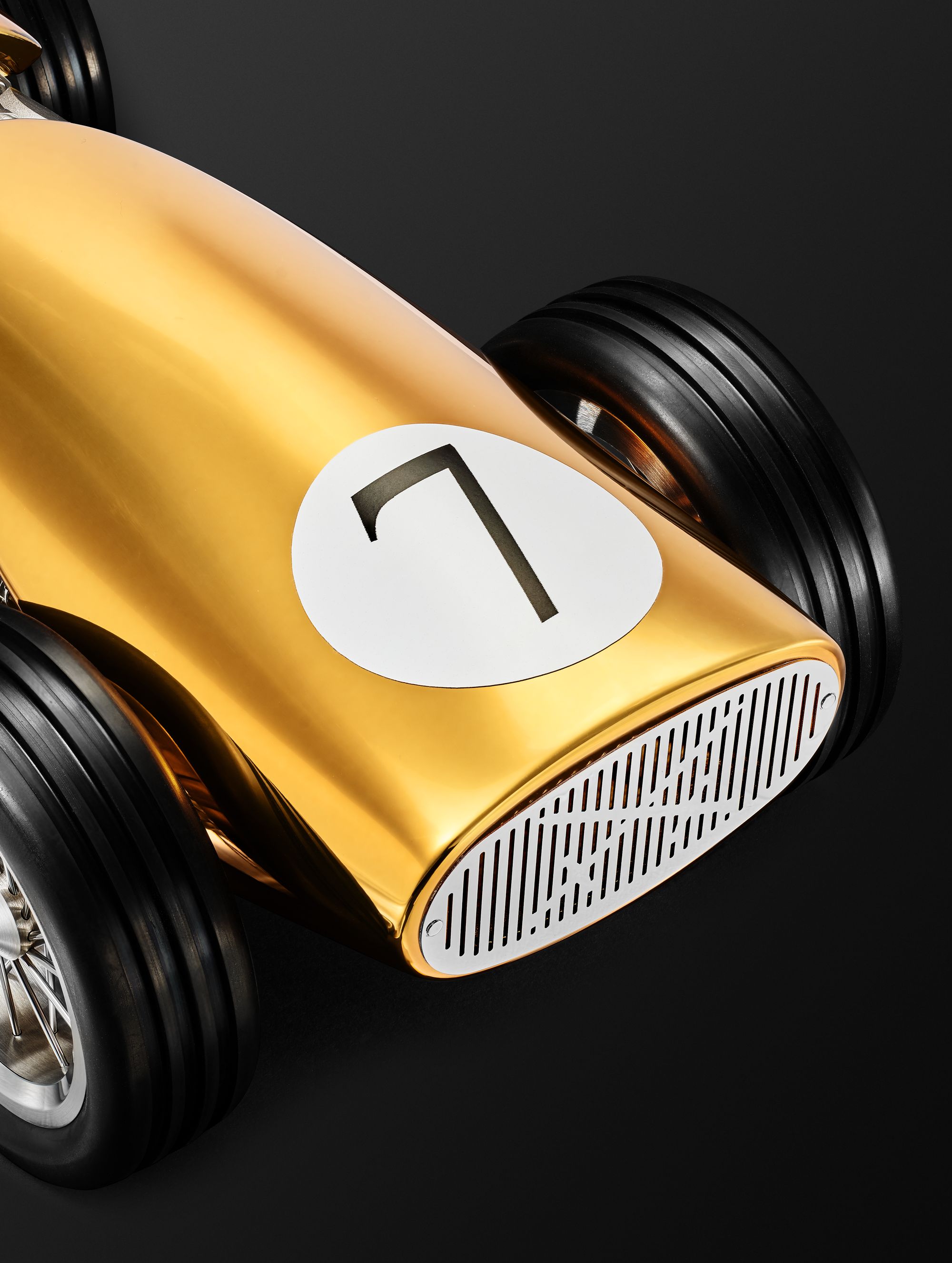 L’ÉPÉE 1839 Time Fast D8 Limited Gold Chrome Edition Hand-Wound Nickel- and Palladium-Plated, Stainless Steel and Aluminium Table Clock, Ref. No. 74.6004/151