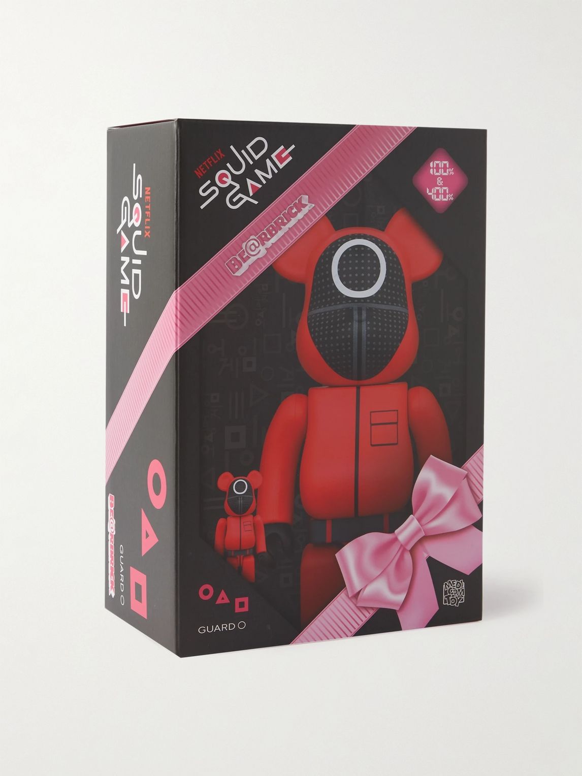 Squid Game 100% 400% Printed PVC Figurine Set | 베어브릭 | FETCHING