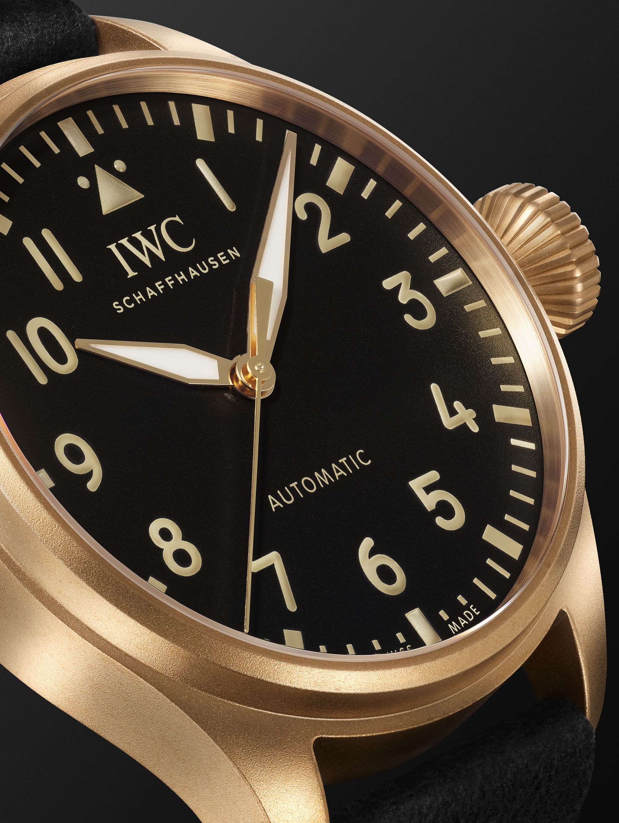 IWC SCHAFFHAUSEN Orologio automatico 43 mm in bronzo con cinturino in Alcantara Big Pilot's 43 MR PORTER Edition 1 Limited Edition, N. rif. IW329703