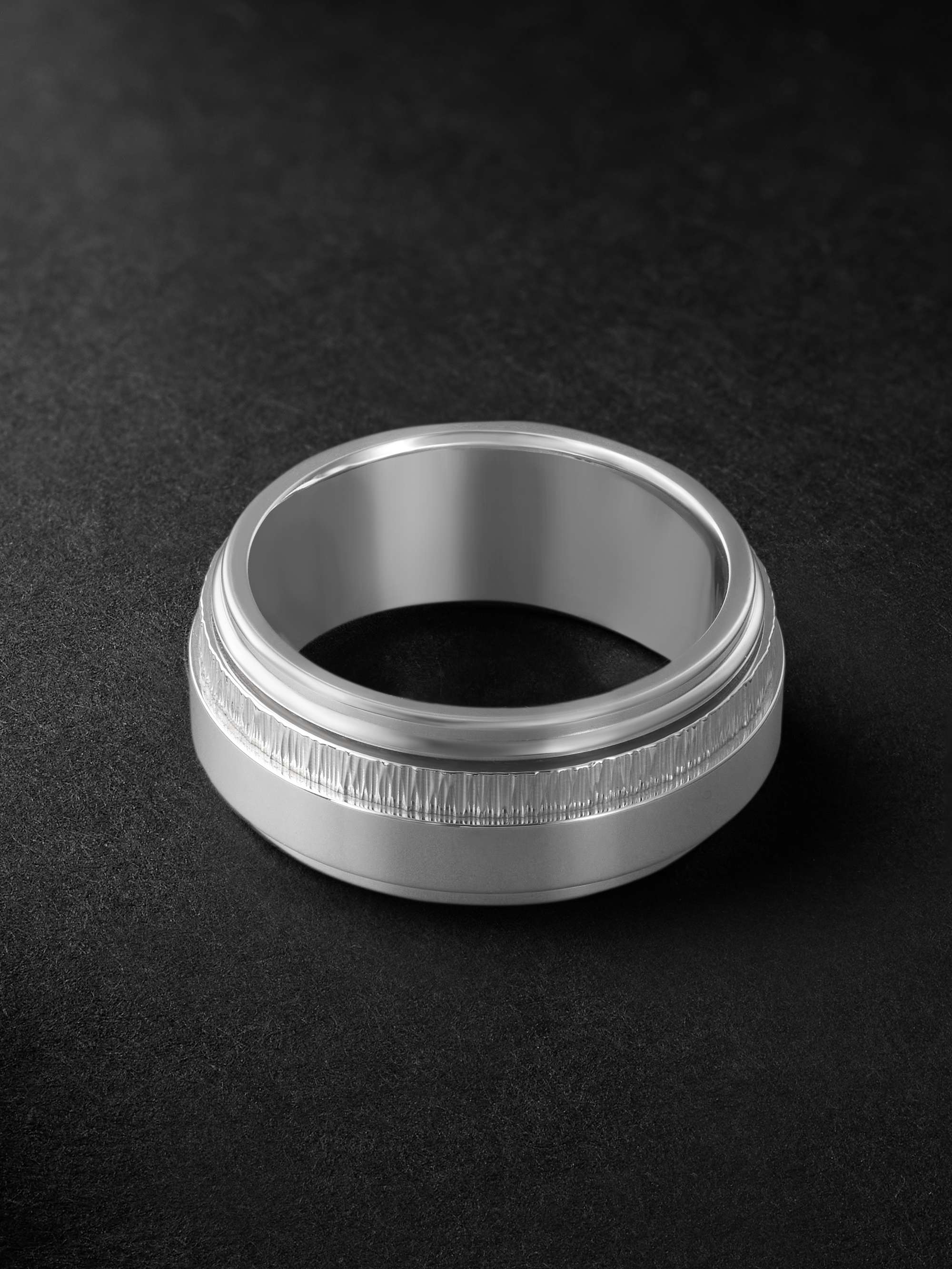 PIAGET Possession Large Engraved 18-Karat White Gold Diamond Ring