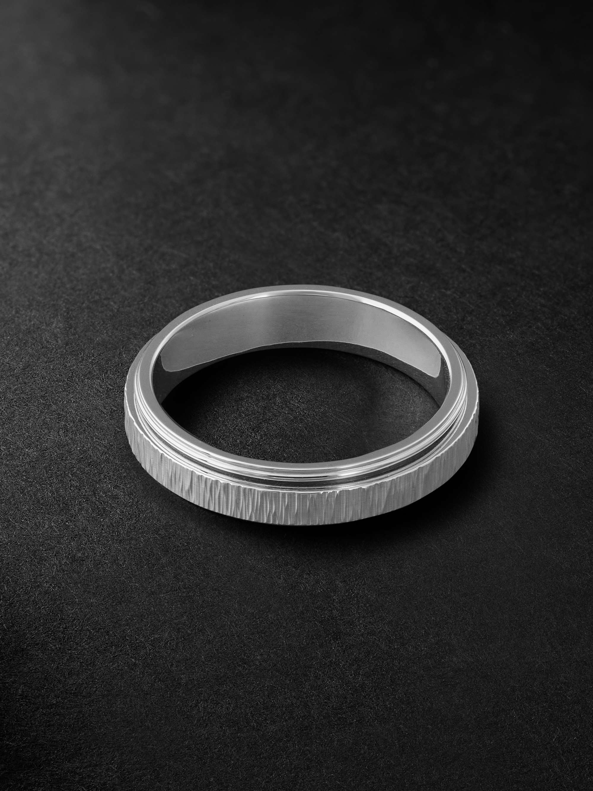 PIAGET Possession Engraved 18-Karat White Gold Diamond Ring