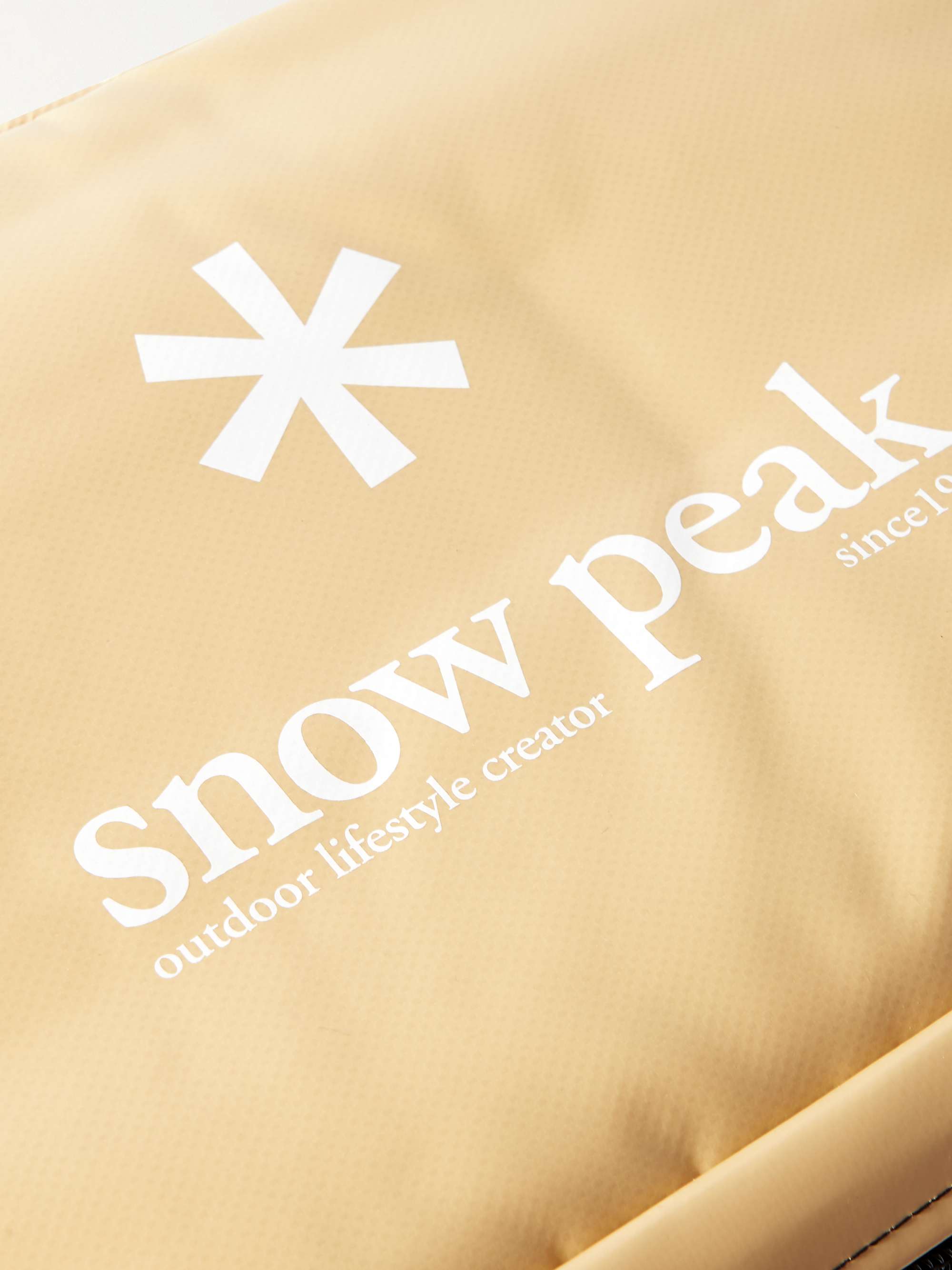 SNOW PEAK حقيبة تبريد Soft Cooler 18 من النايلون العازل بطبعة شعار العلامة