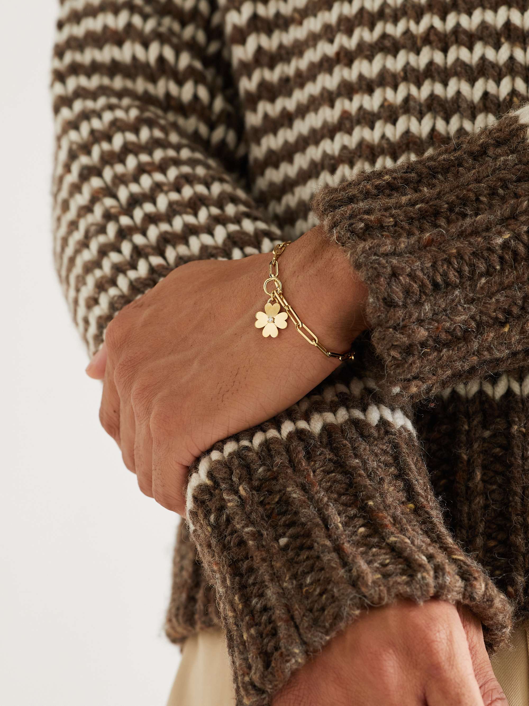 FOUNDRAE Classic Fob Clip Chain and Four Heart Clover Gold Diamond Bracelet