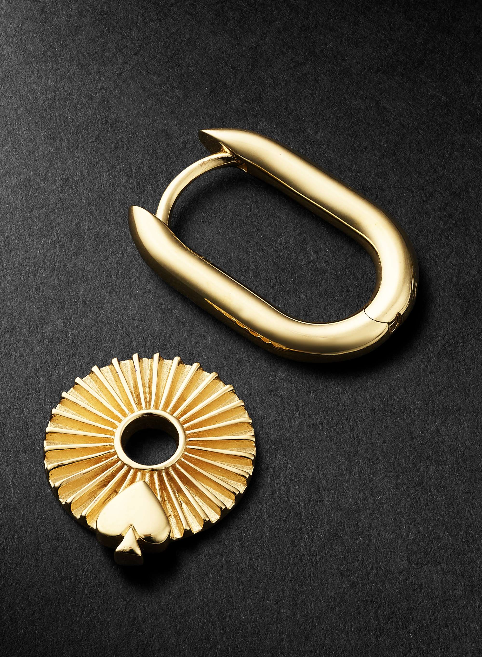 FOUNDRAE Spade Gold Single Hoop Earring