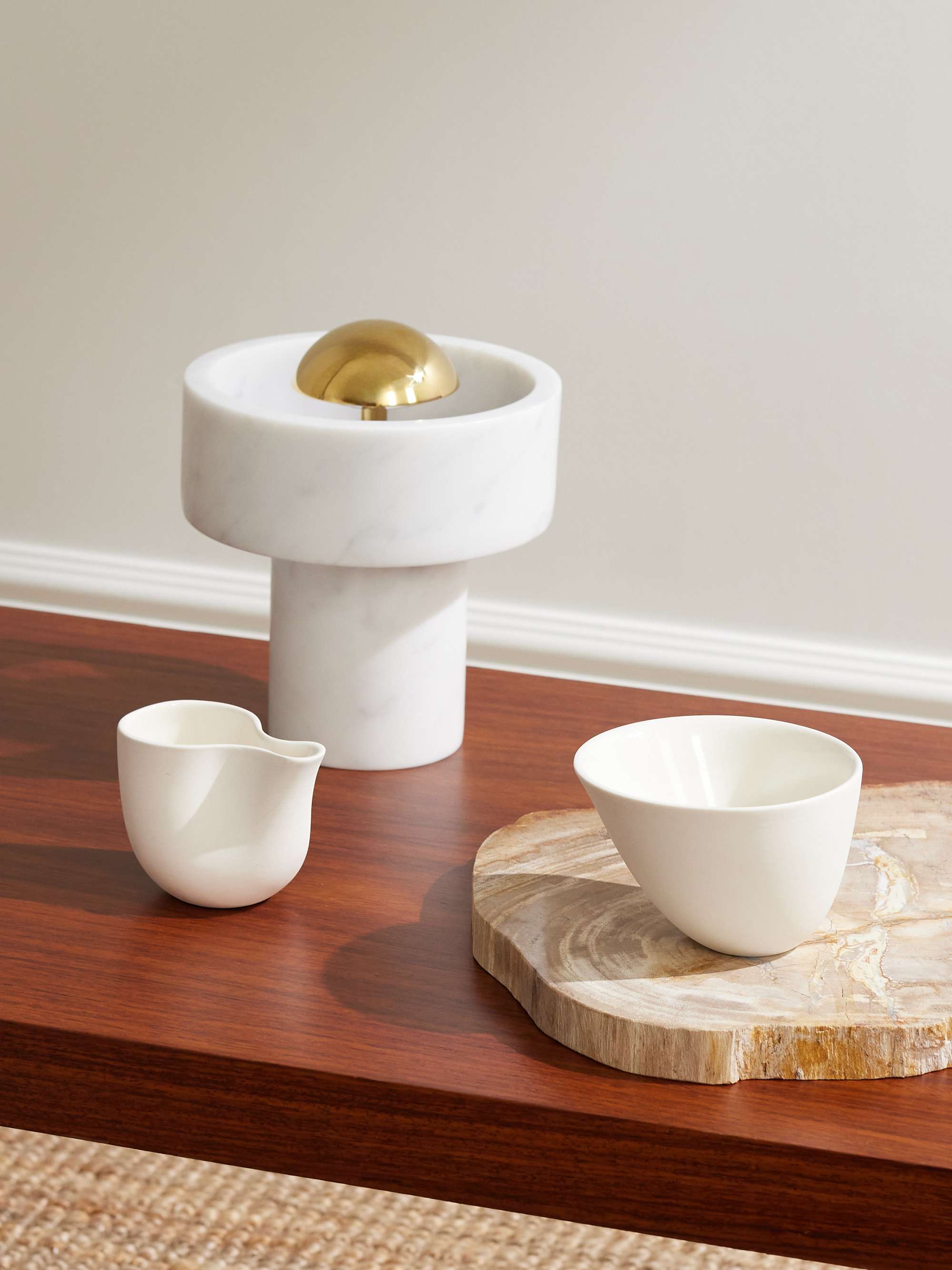 AUTOTELIC OBJECTS Tazza in porcellana smaltata Slanted
