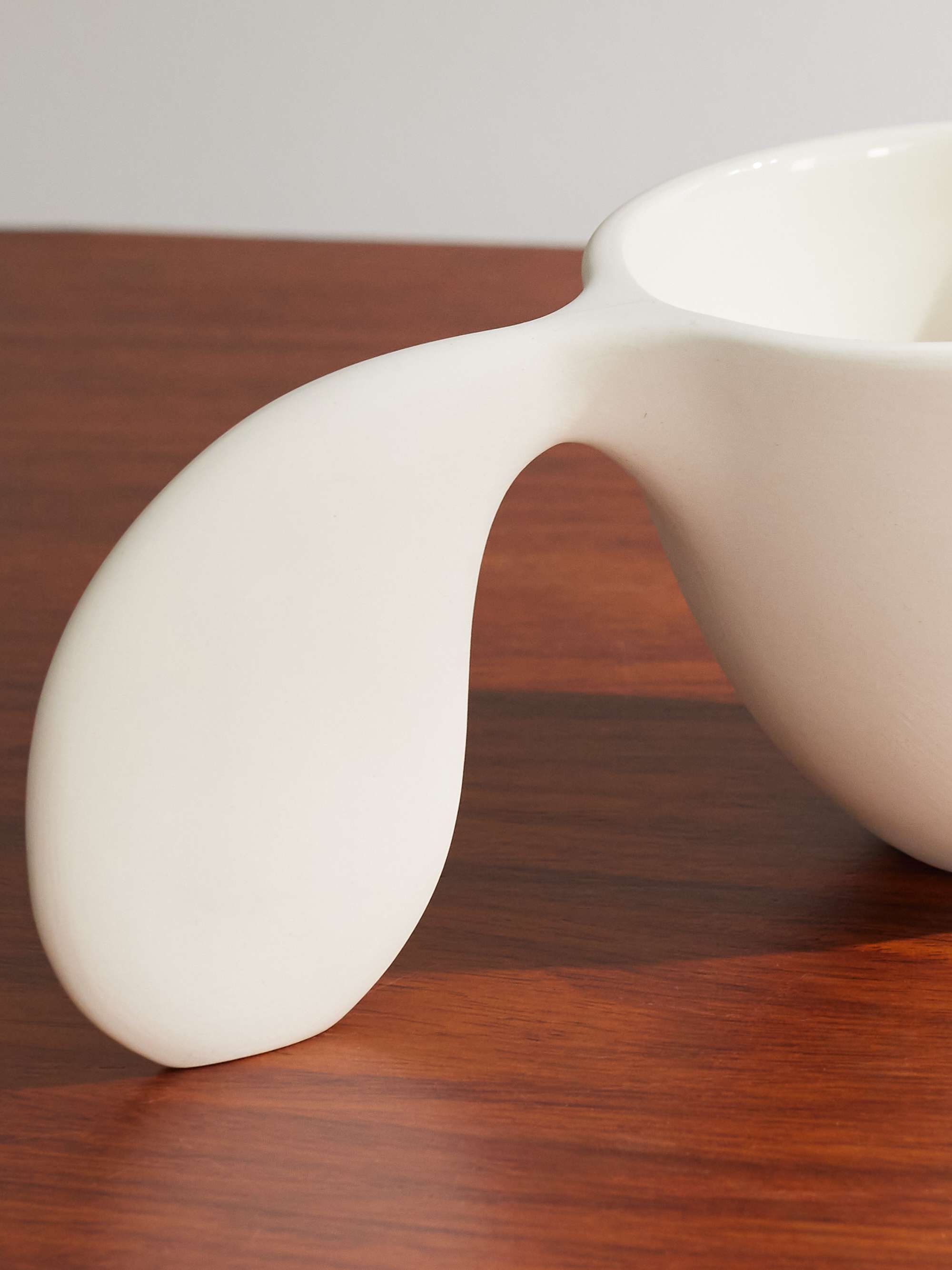 AUTOTELIC OBJECTS Tazza media in porcellana