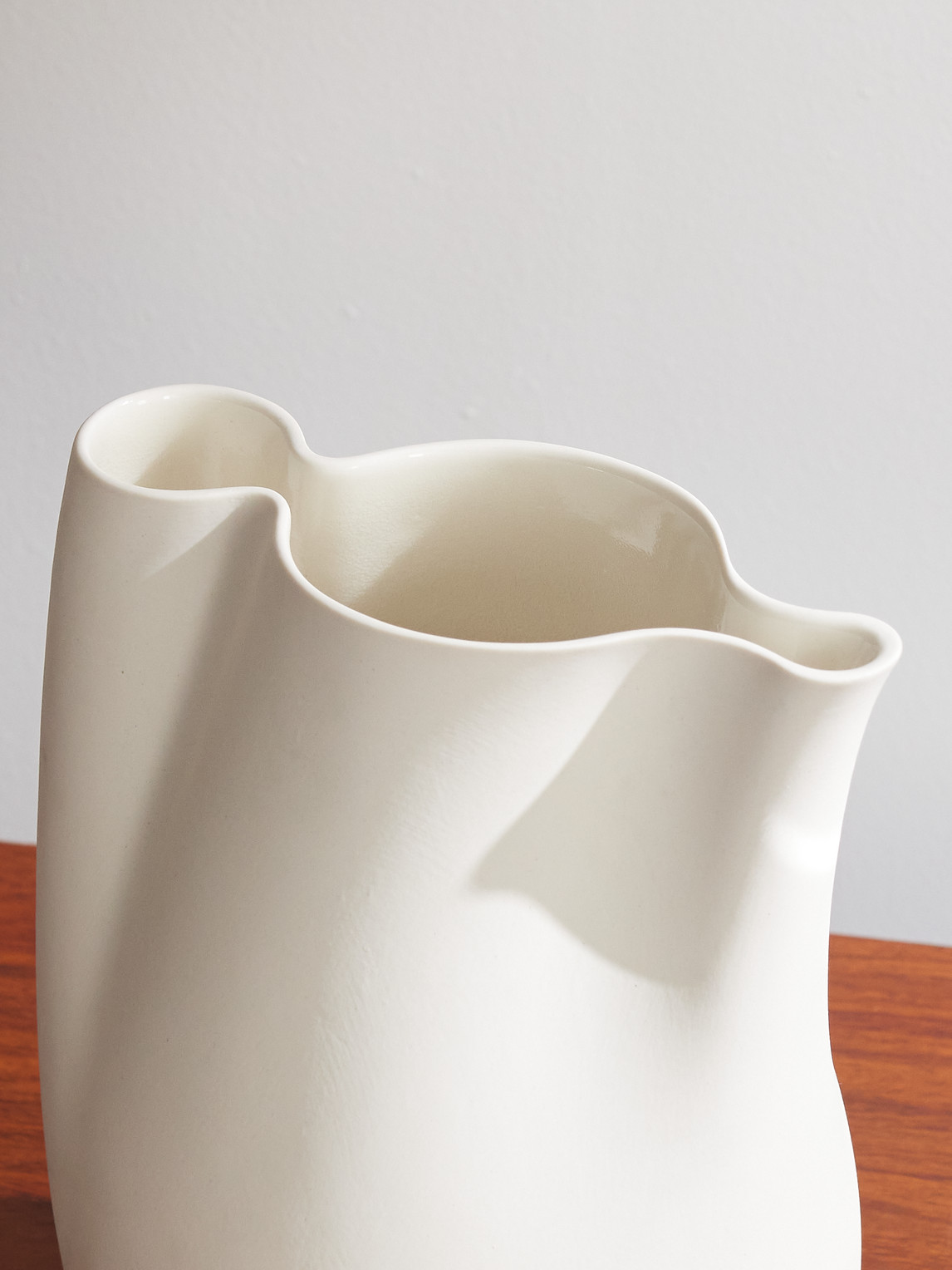  Autotelic Objects - Pourer Large Porcelain Jug - Men - White 