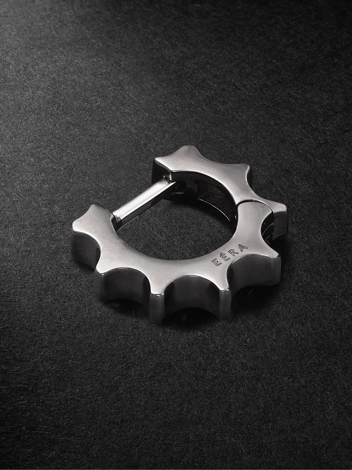 Eéra Gear Blackened Gold Single Hoop Earring In Silver