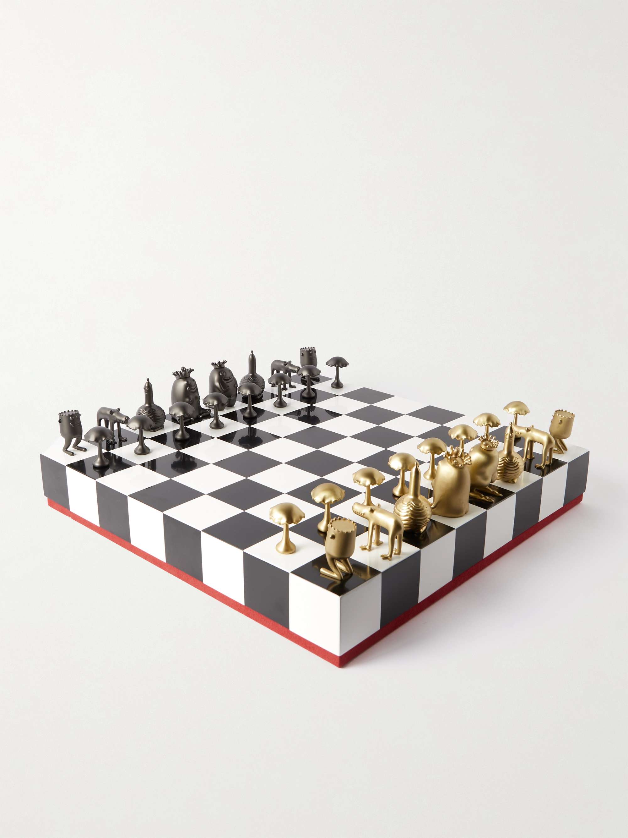  Three or Four Players Chess Set：A Leather Game Mat +