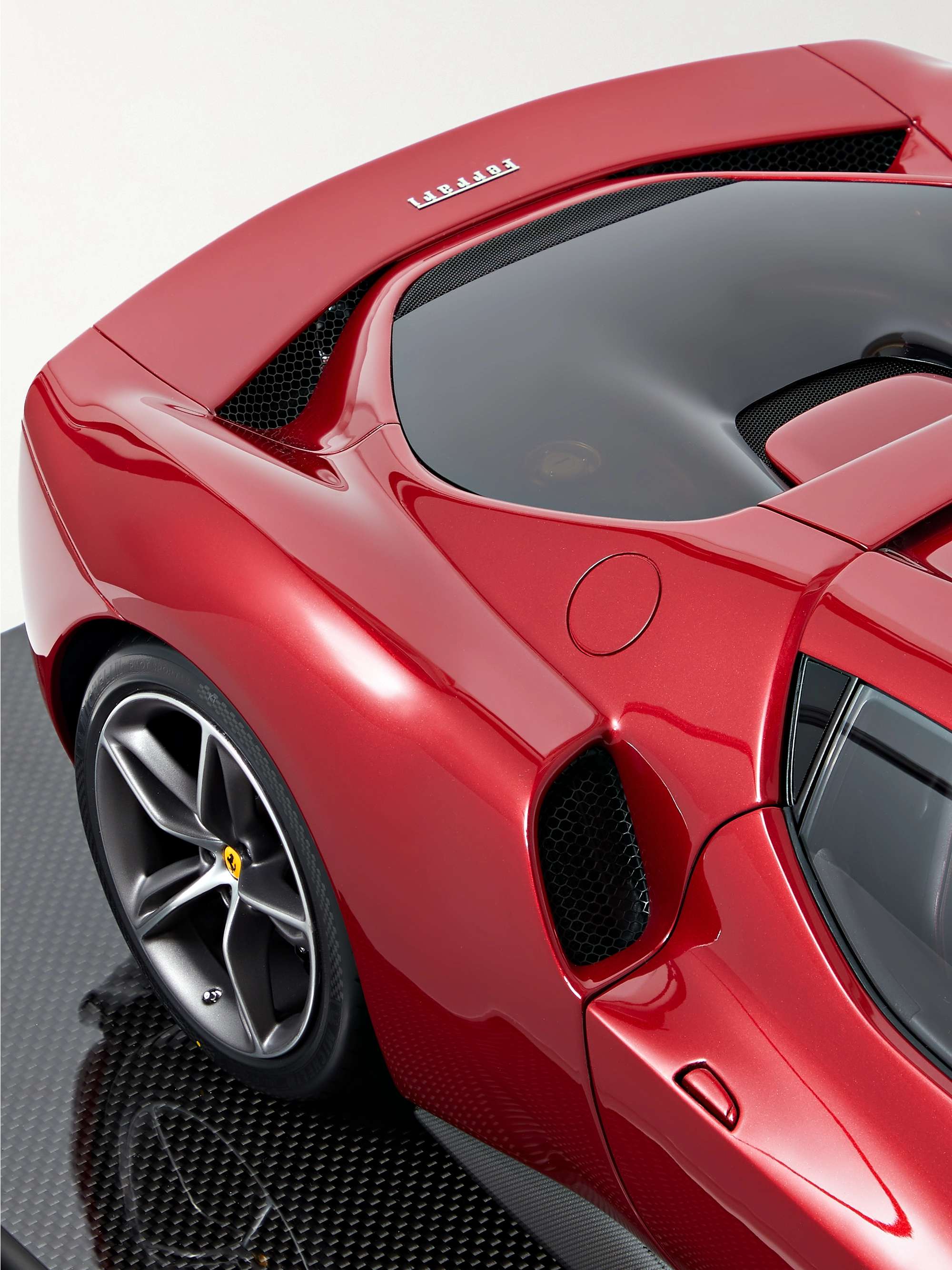 AMALGAM COLLECTION Ferrari 296 GTB 1:8 Model Car