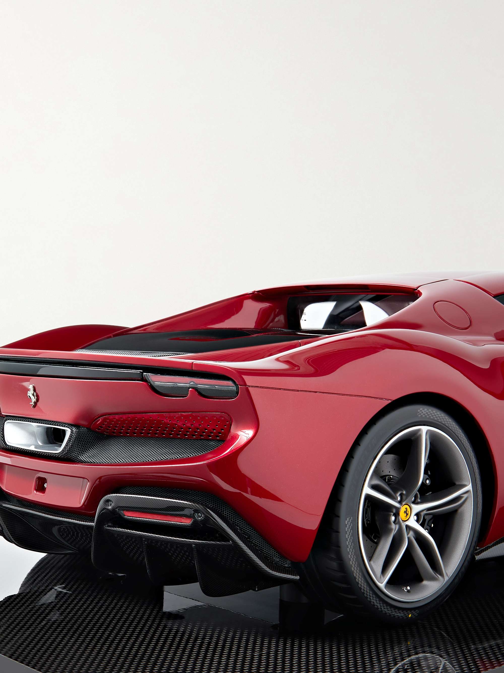 AMALGAM COLLECTION Ferrari 296 GTB 1:8 Model Car
