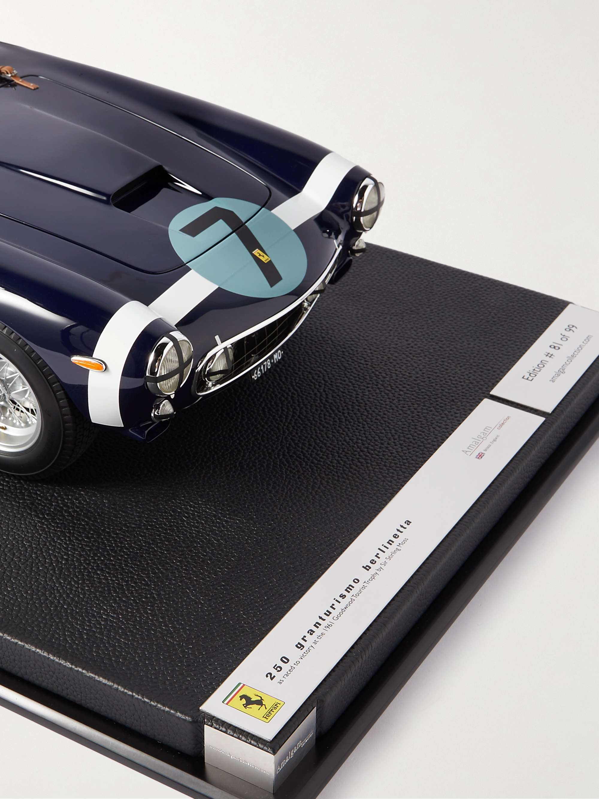 AMALGAM COLLECTION Ferrari 250 GT Berlinetta (1961) Limited Edition 1:8 Model Car