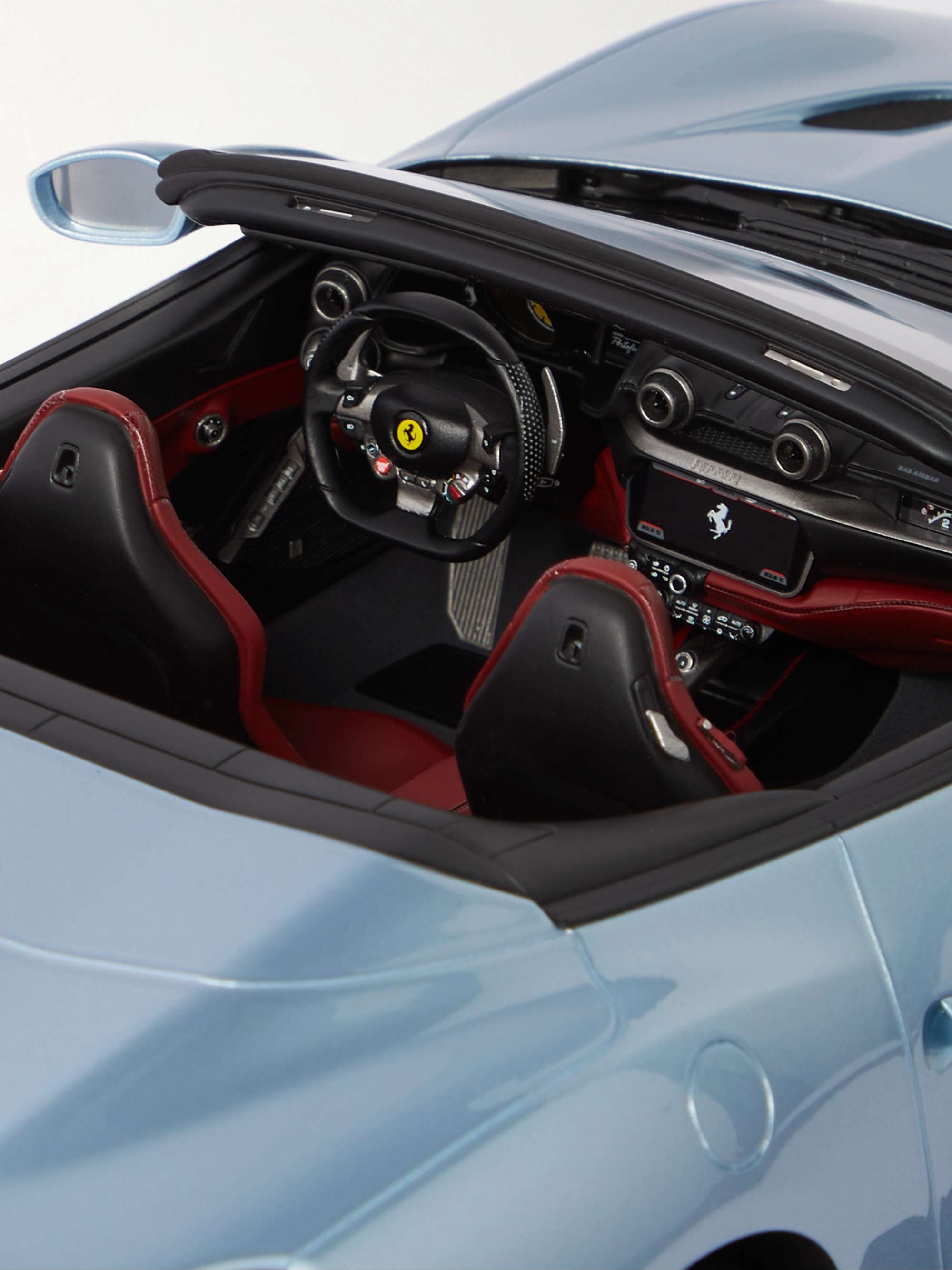 AMALGAM COLLECTION Ferrari Portofino M 1:12 Model Car