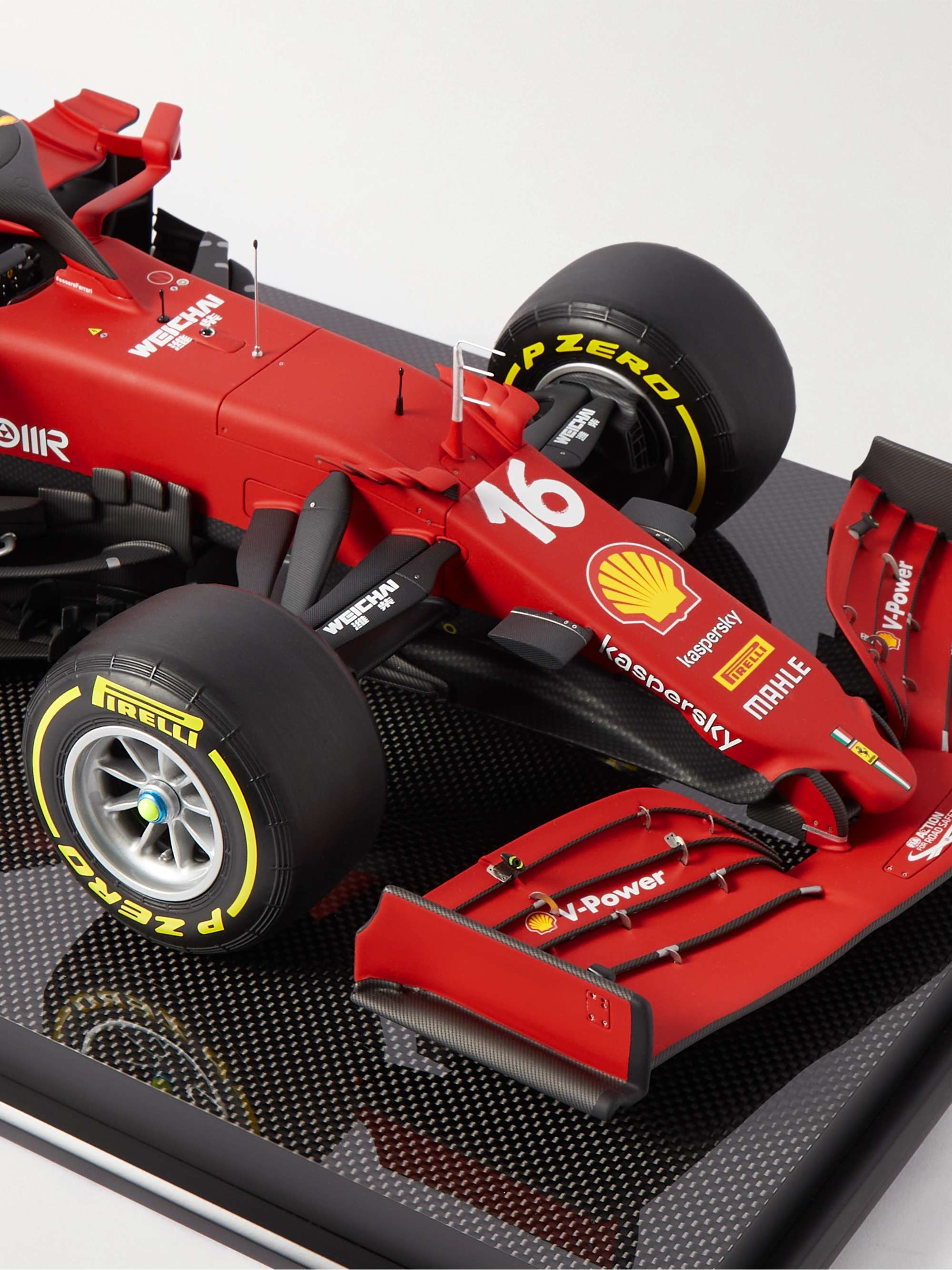 AMALGAM COLLECTION Ferrari SF21 Charles Leclerc (2021) 1:8 Model Car