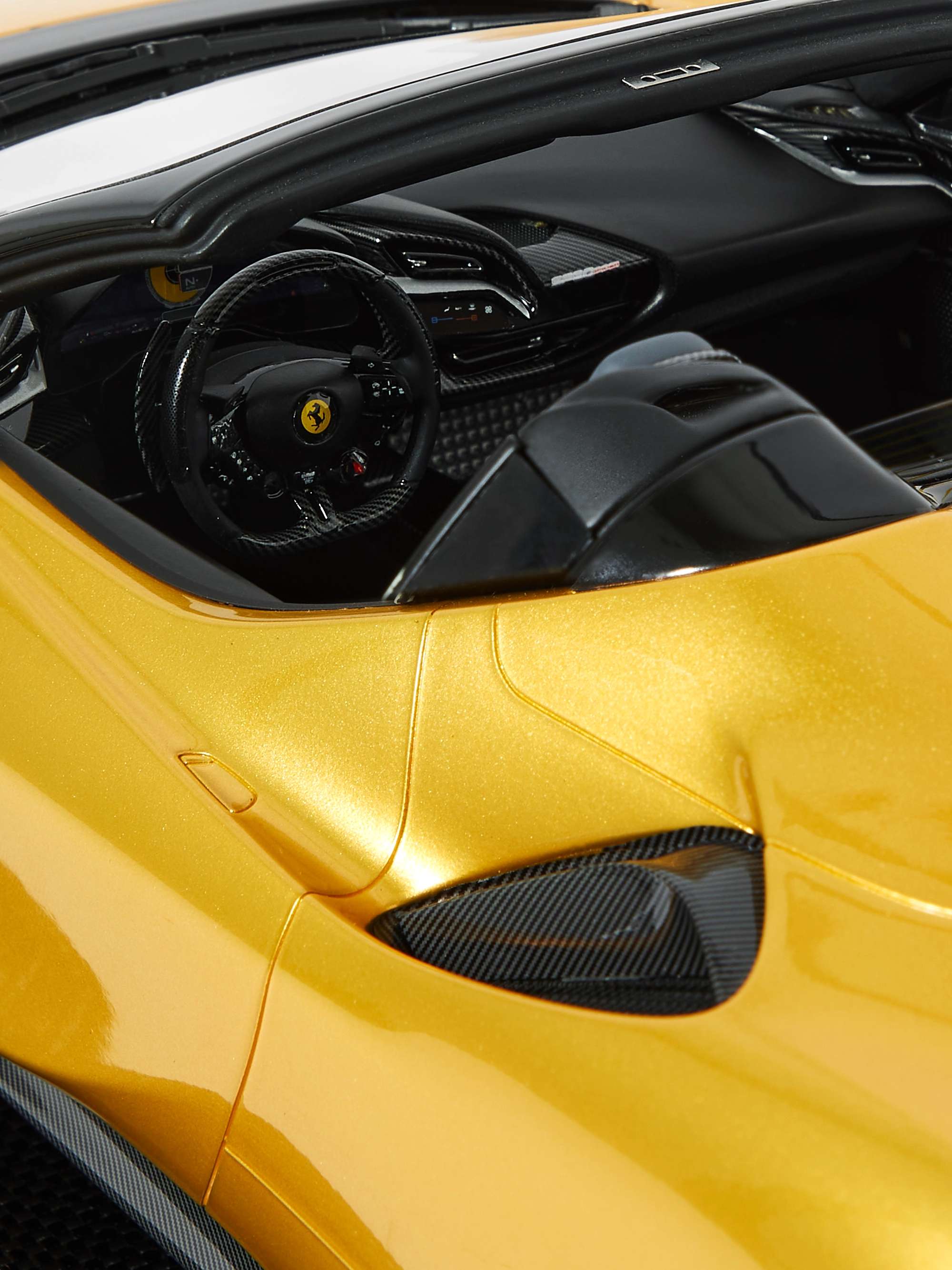 AMALGAM COLLECTION Ferrari SF90 Spider Limited Edition 1:12 Model Car