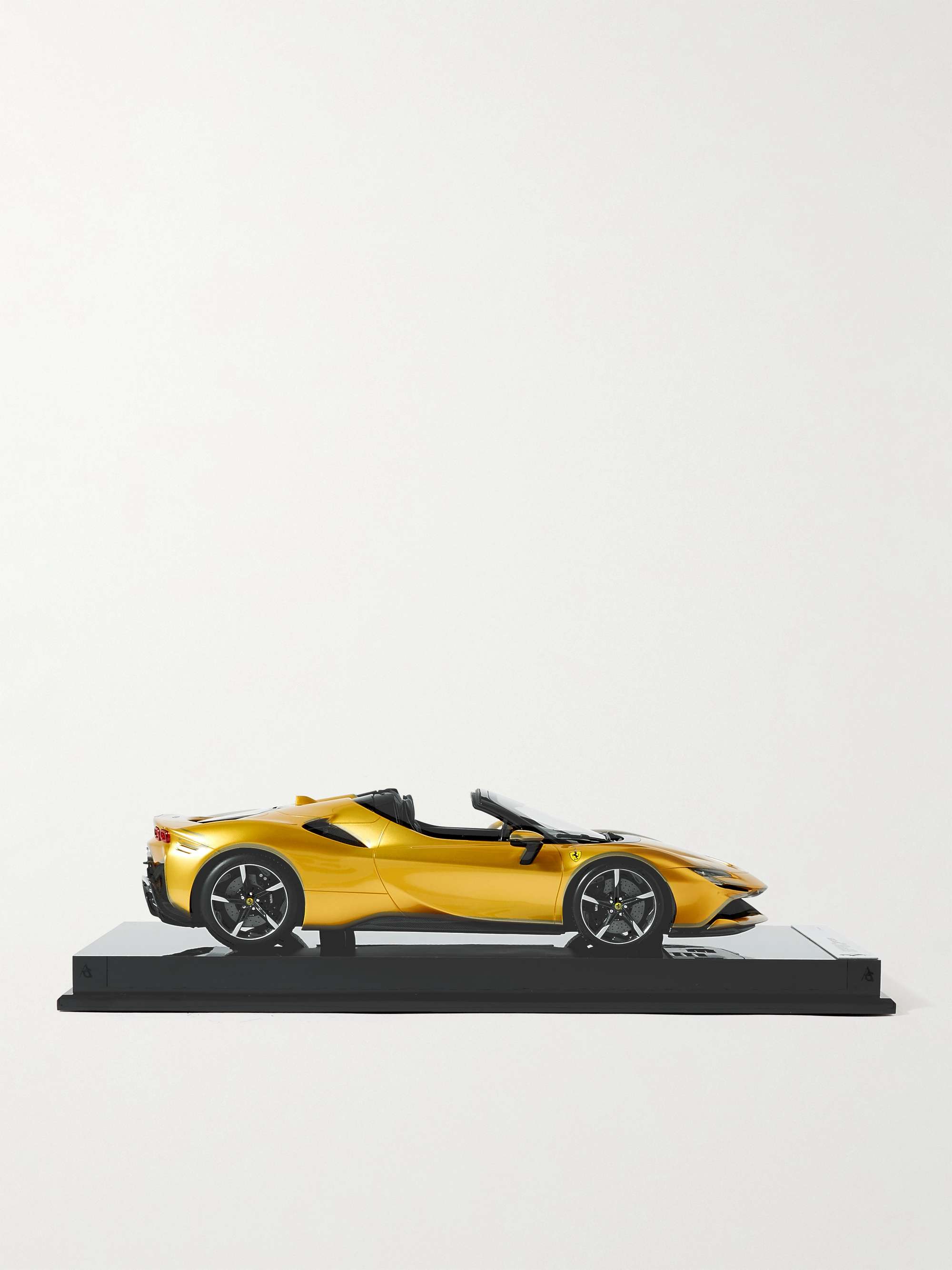 AMALGAM COLLECTION Ferrari SF90 Spider Limited Edition 1:12 Model Car