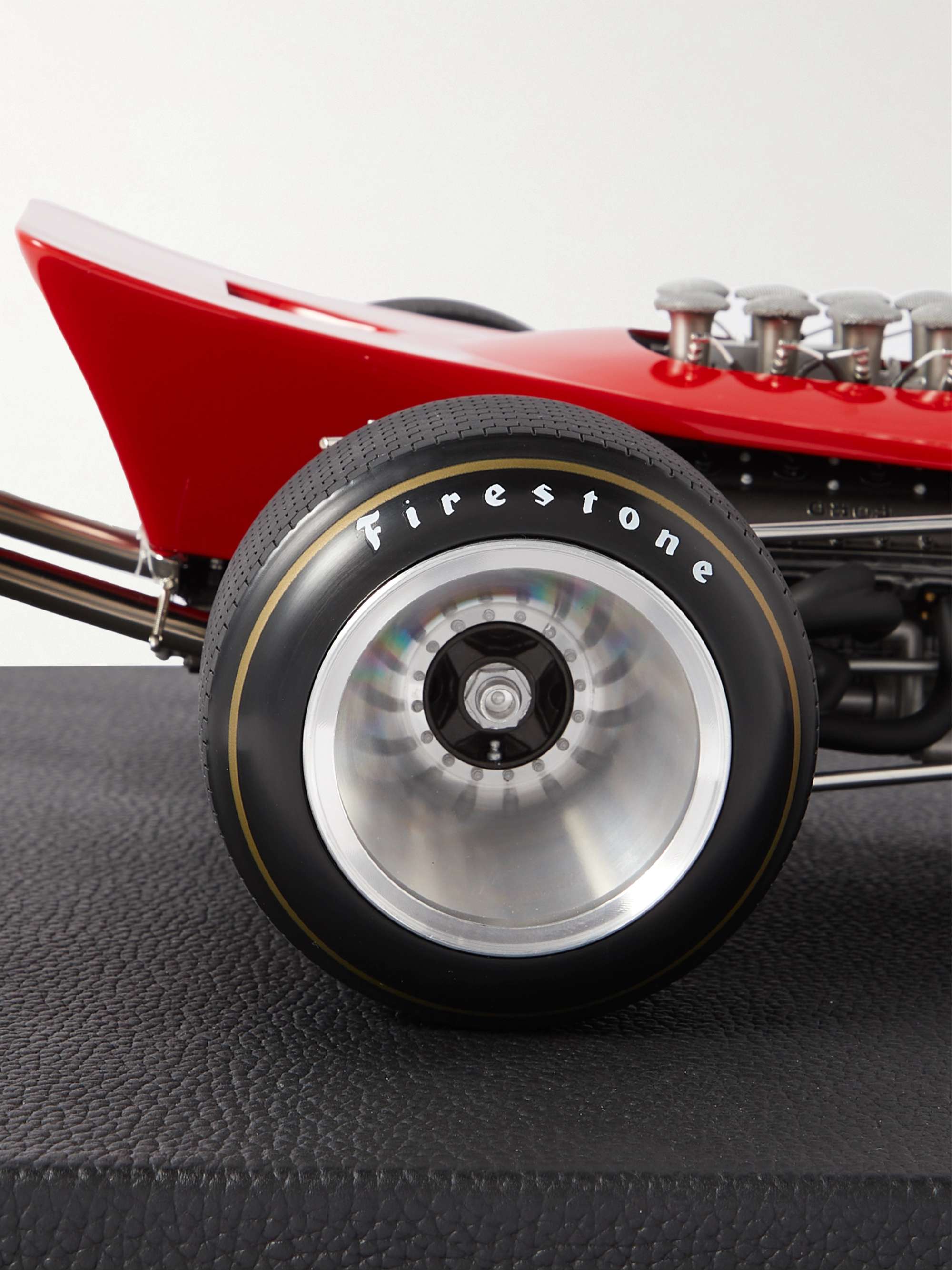 AMALGAM COLLECTION Lotus 49B (1968) Limited Edition 1:8 Model Car