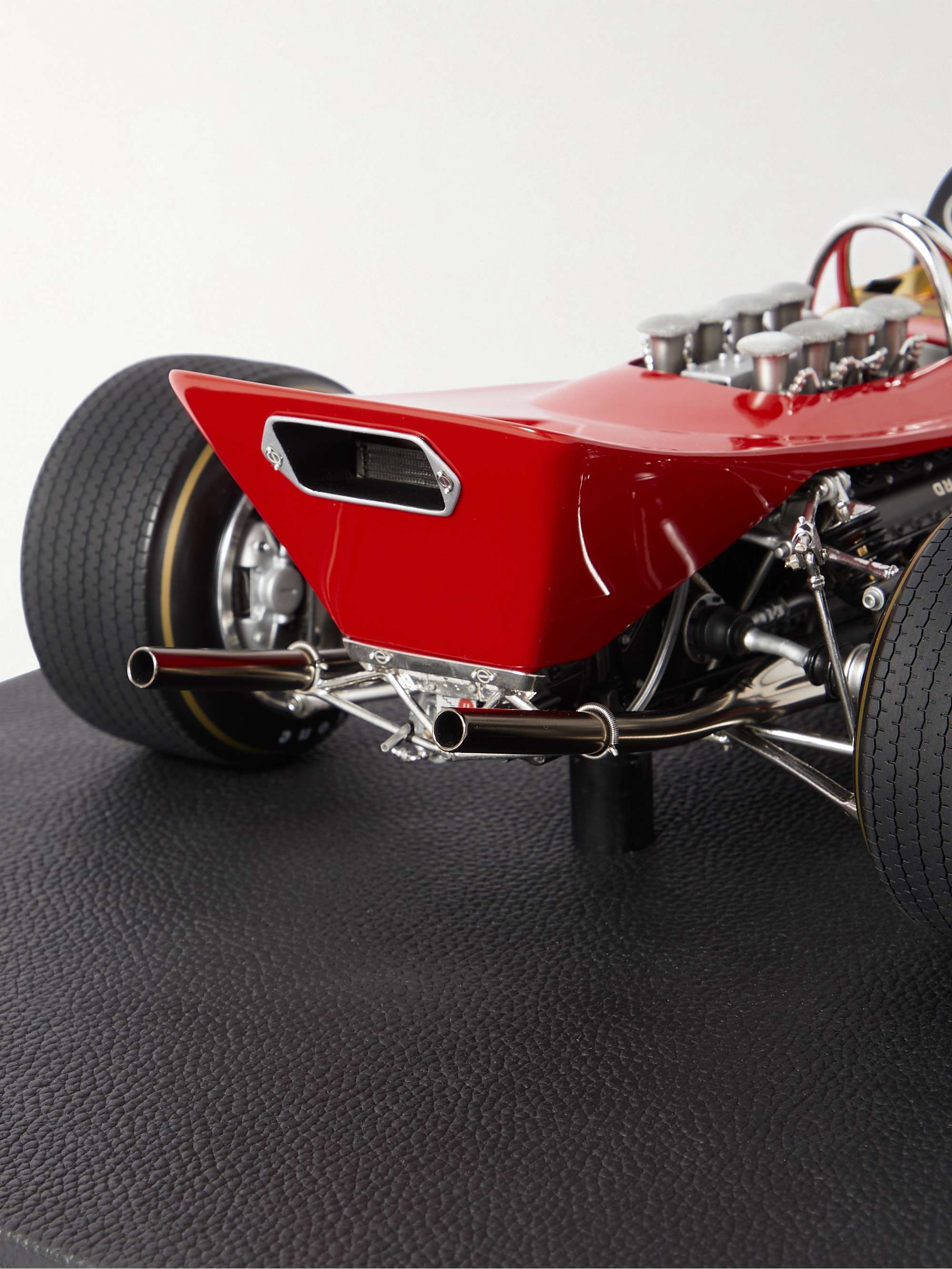 AMALGAM COLLECTION Lotus 49B (1968) Limited Edition 1:8 Model Car