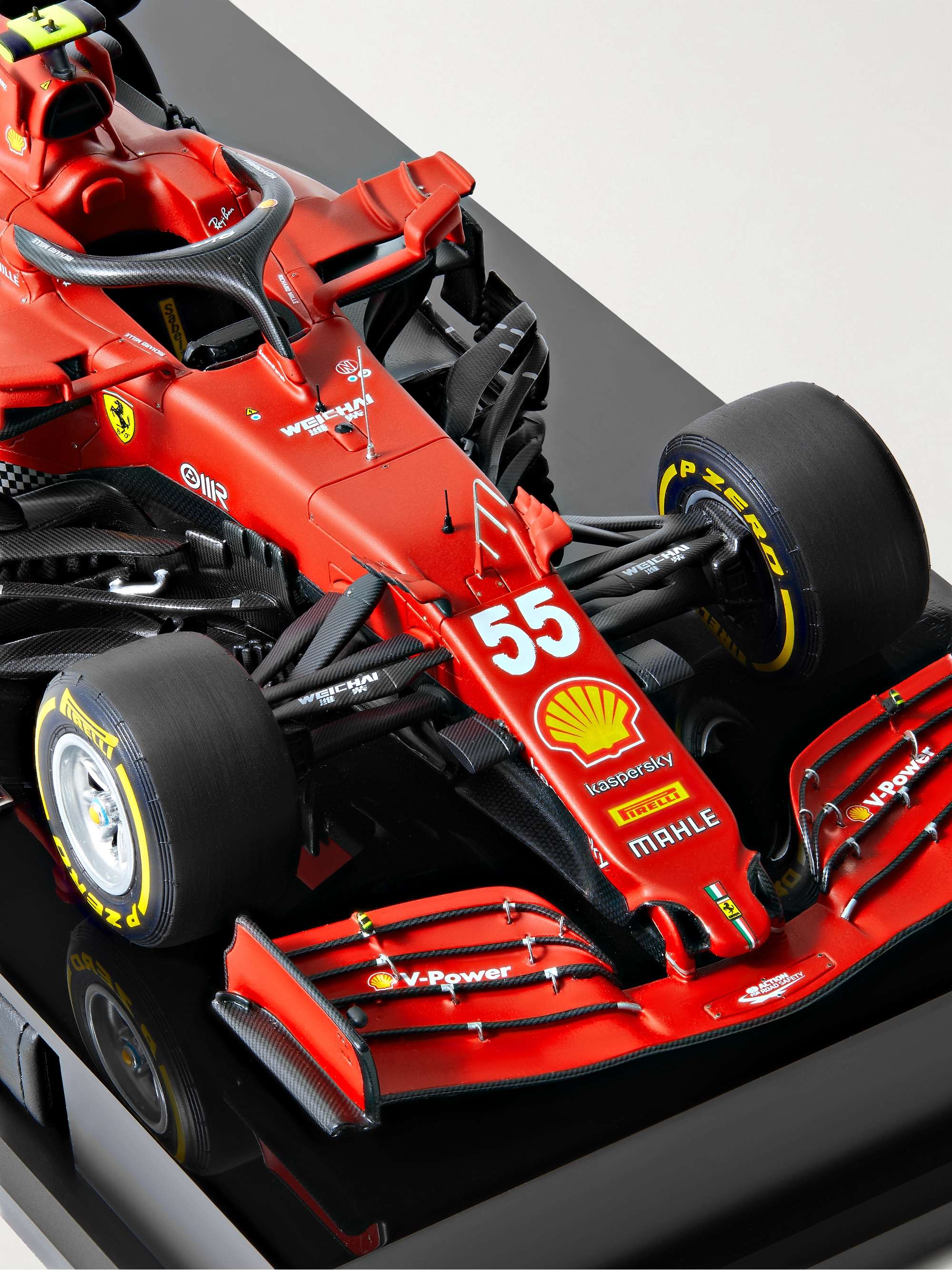 AMALGAM COLLECTION Ferrari SF21 Carlos Sainz (2021) 1:18 Model Car