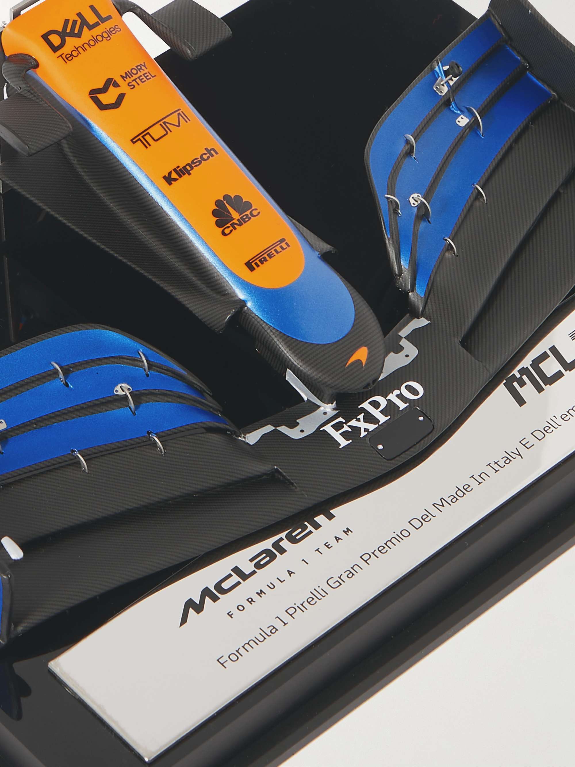 AMALGAM COLLECTION McLaren Nosecone MCL35M (2021) 1:12 Model Car