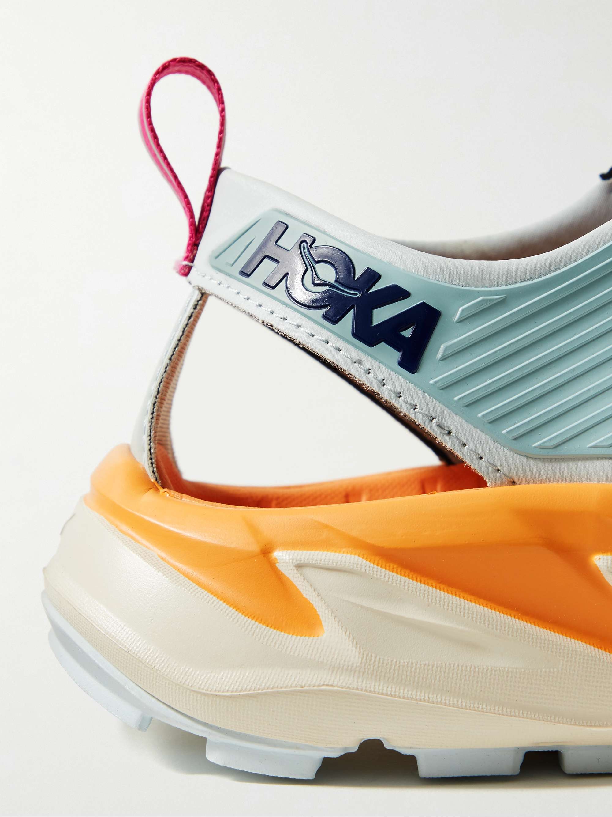 HOKA ONE ONE 