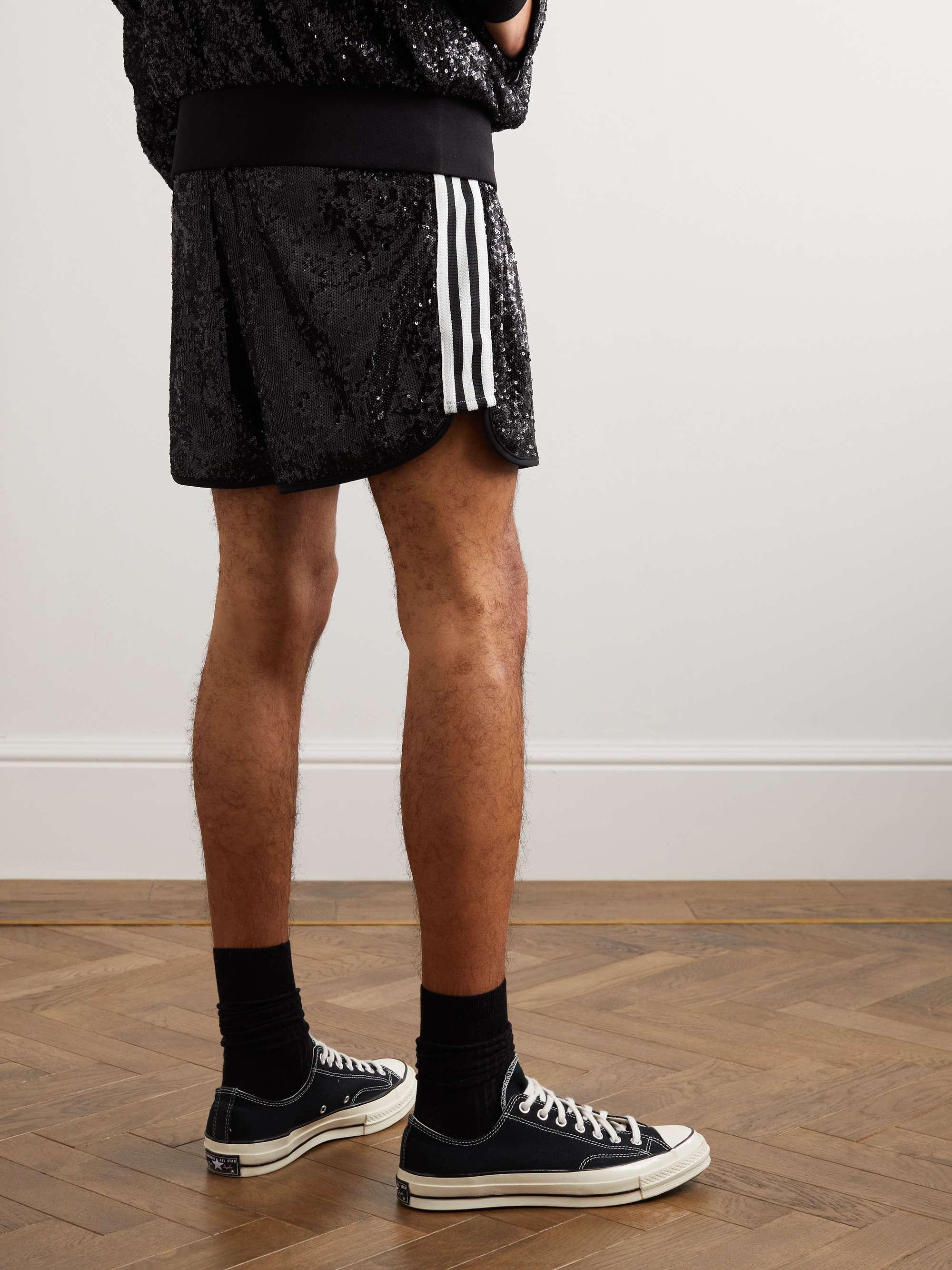ADIDAS ORIGINALS Gerade geschnittene Shorts aus recyceltem Shell mit Pailletten und Streifen