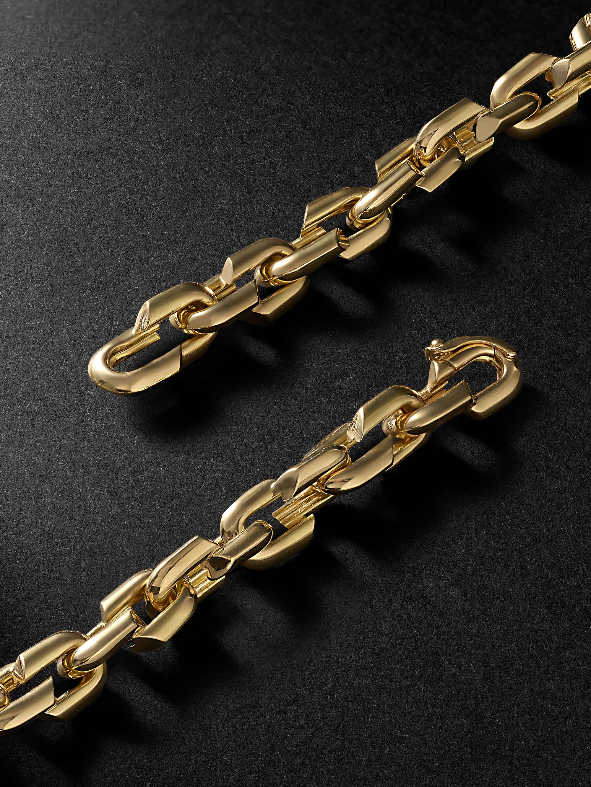 FOUNDRAE Small Strong Heart Gold Necklace